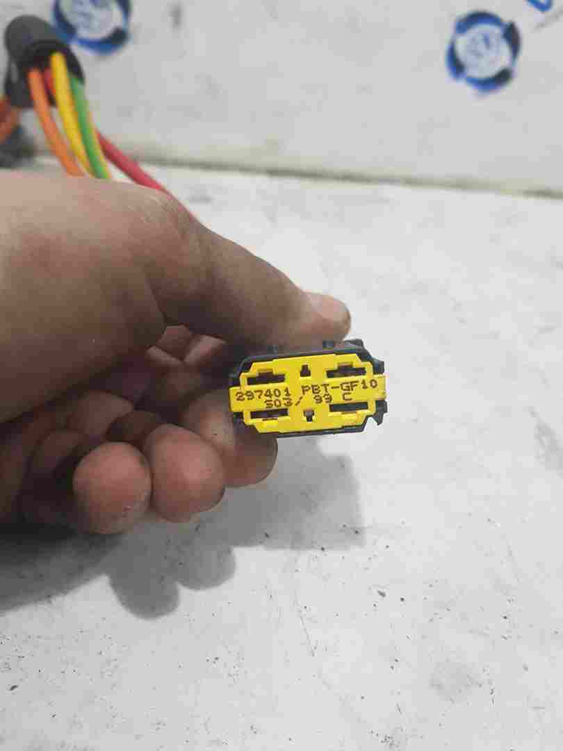 Thumb 4 Renault Megane 1999-2002 Ignition Barrel KEY 7700419012