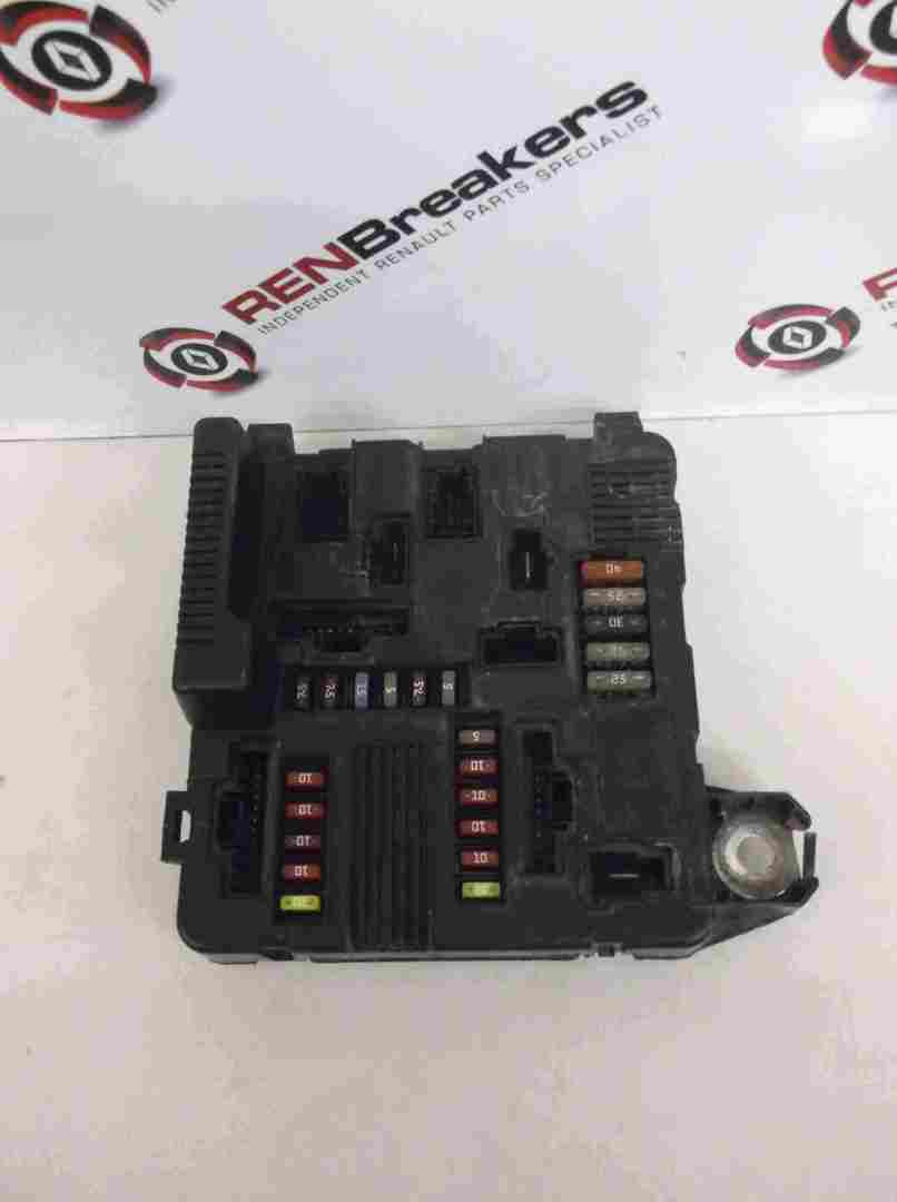 Renault Megane   Scenic 2003-2009 UPC Engine Bay Fuse Box 8200262383
