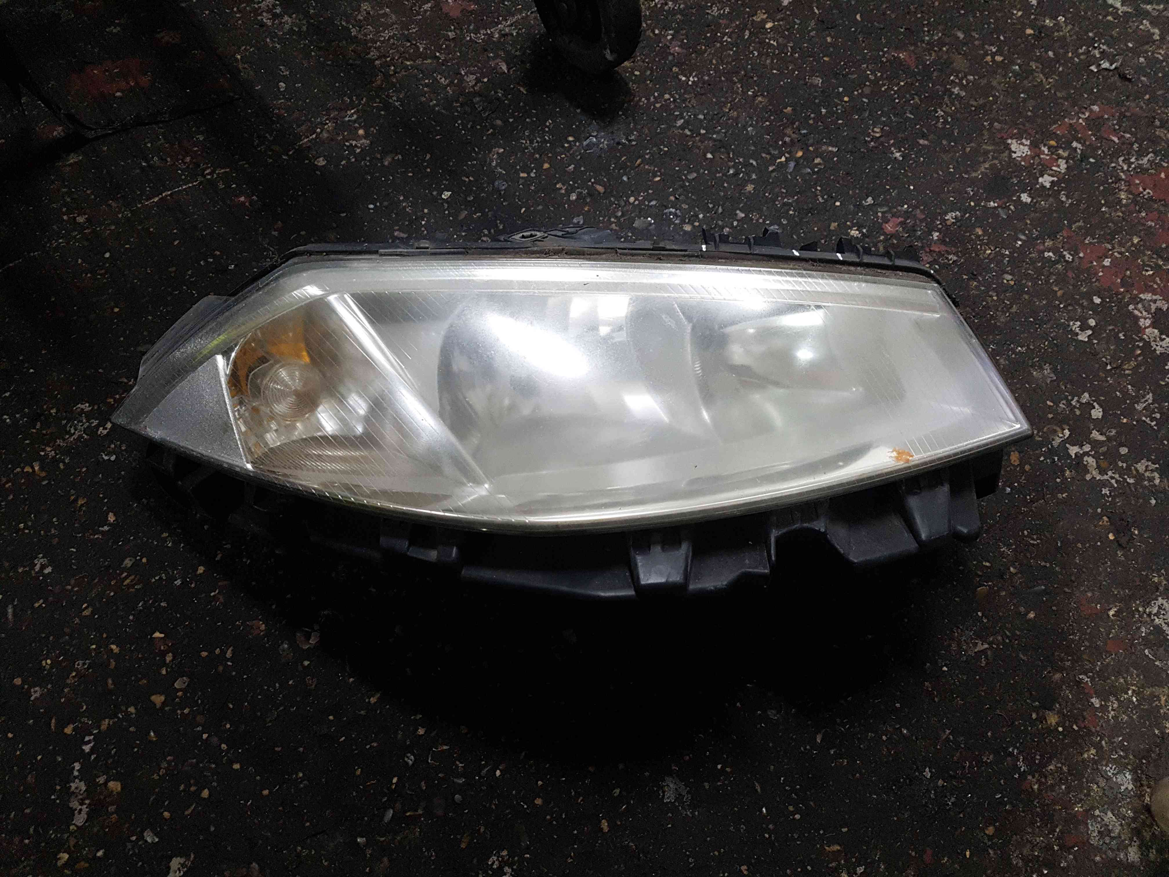 Thumb 2 Renault Megane 2002-2006 Drivers OSF Front Headlight Lens 8200073223