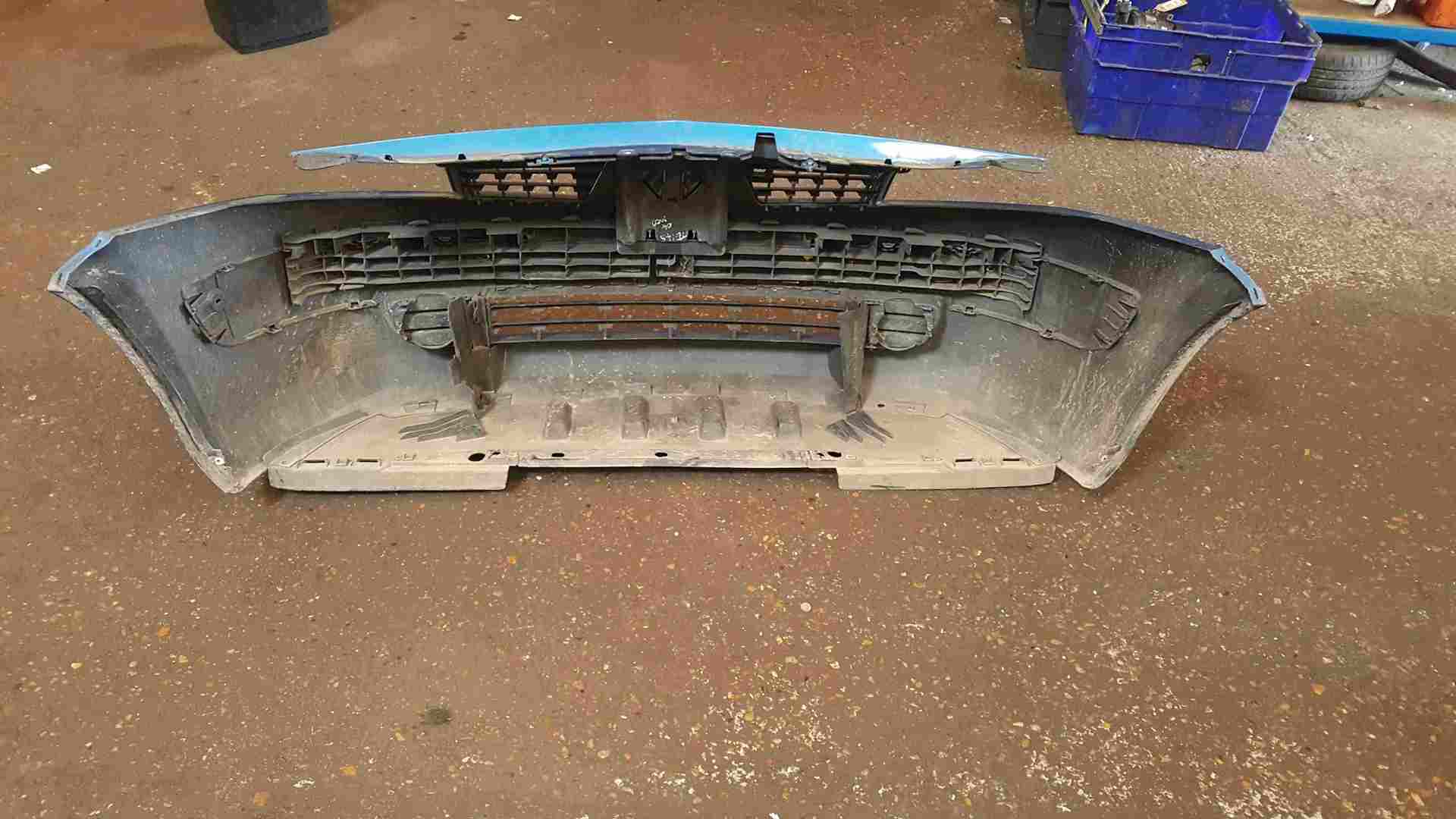 Thumb 4 Renault Megane 2002-2006 Front Bumper Blue TEI45 TE145