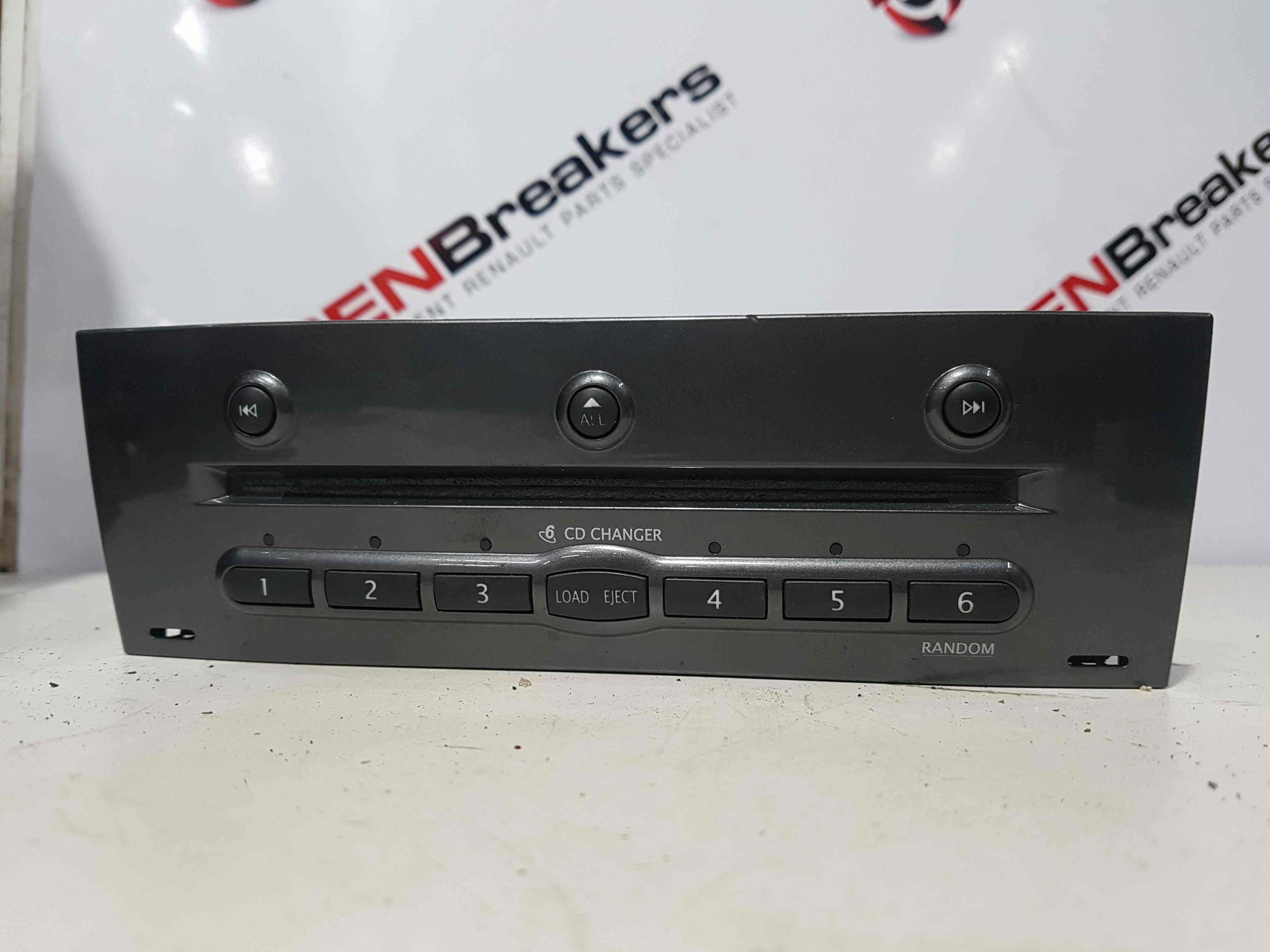 Thumb 2 Renault Megane 2002-2008  Cd Player 6 Cd Changer 8200402775