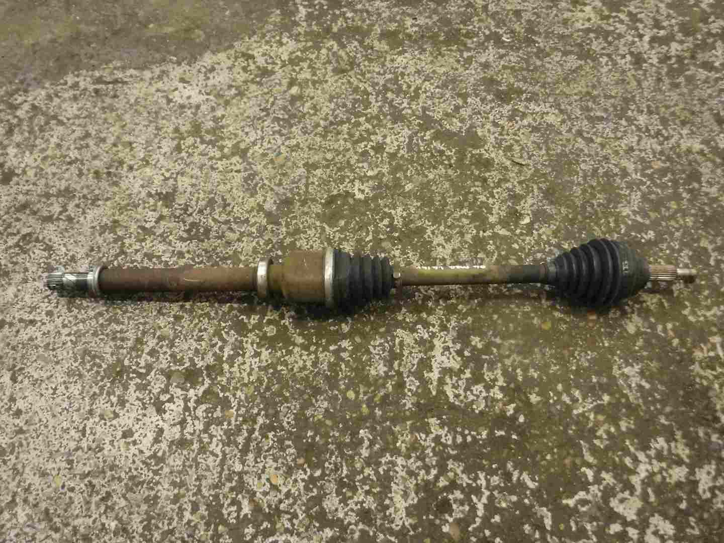 Renault Megane 2002-2008 1.4 16v Drivers OSF Front Driveshaft
