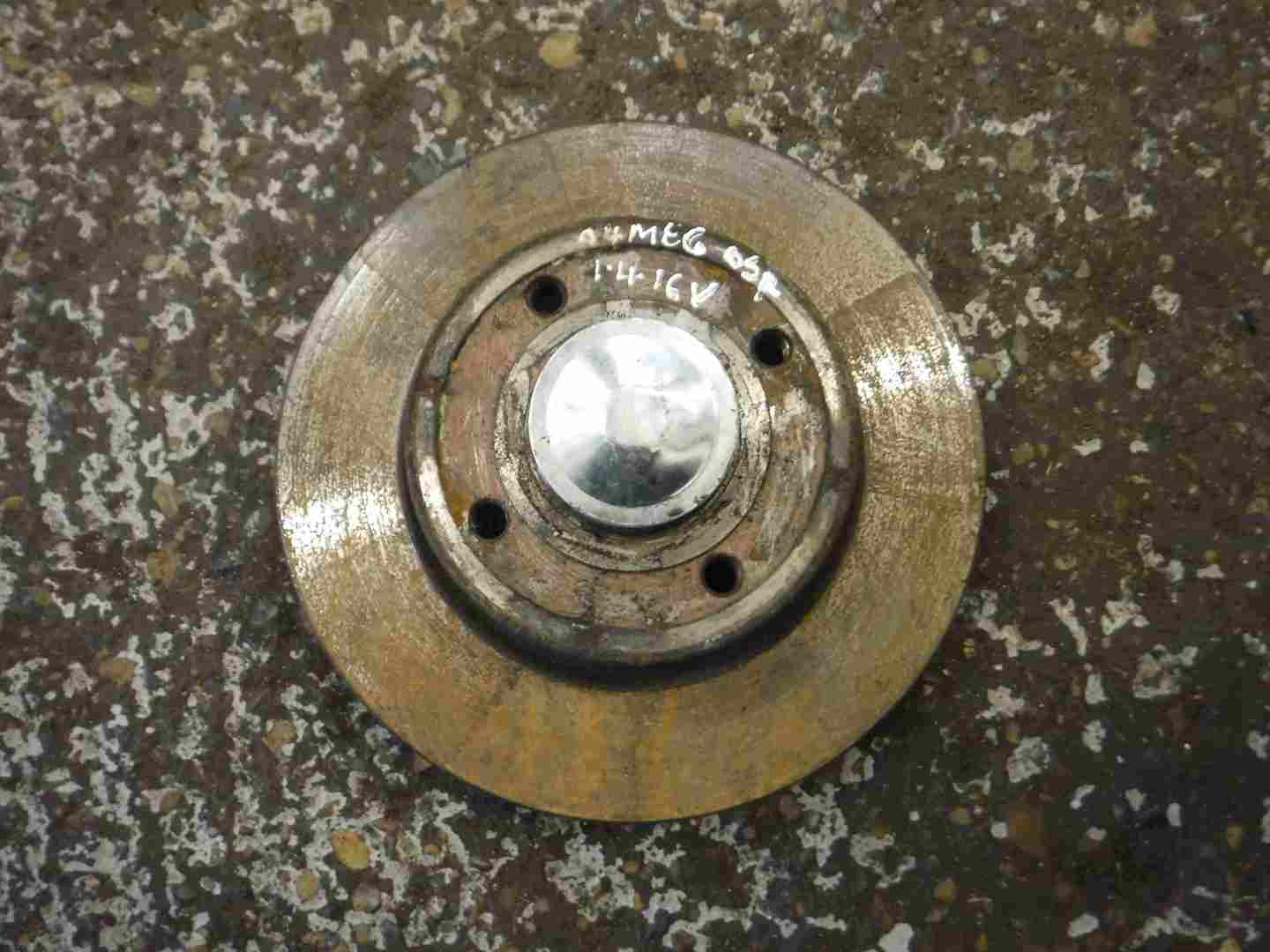 Renault Megane 2002-2008 1.4 16v Drivers OSR Rear Disc Stub Axle Bearing