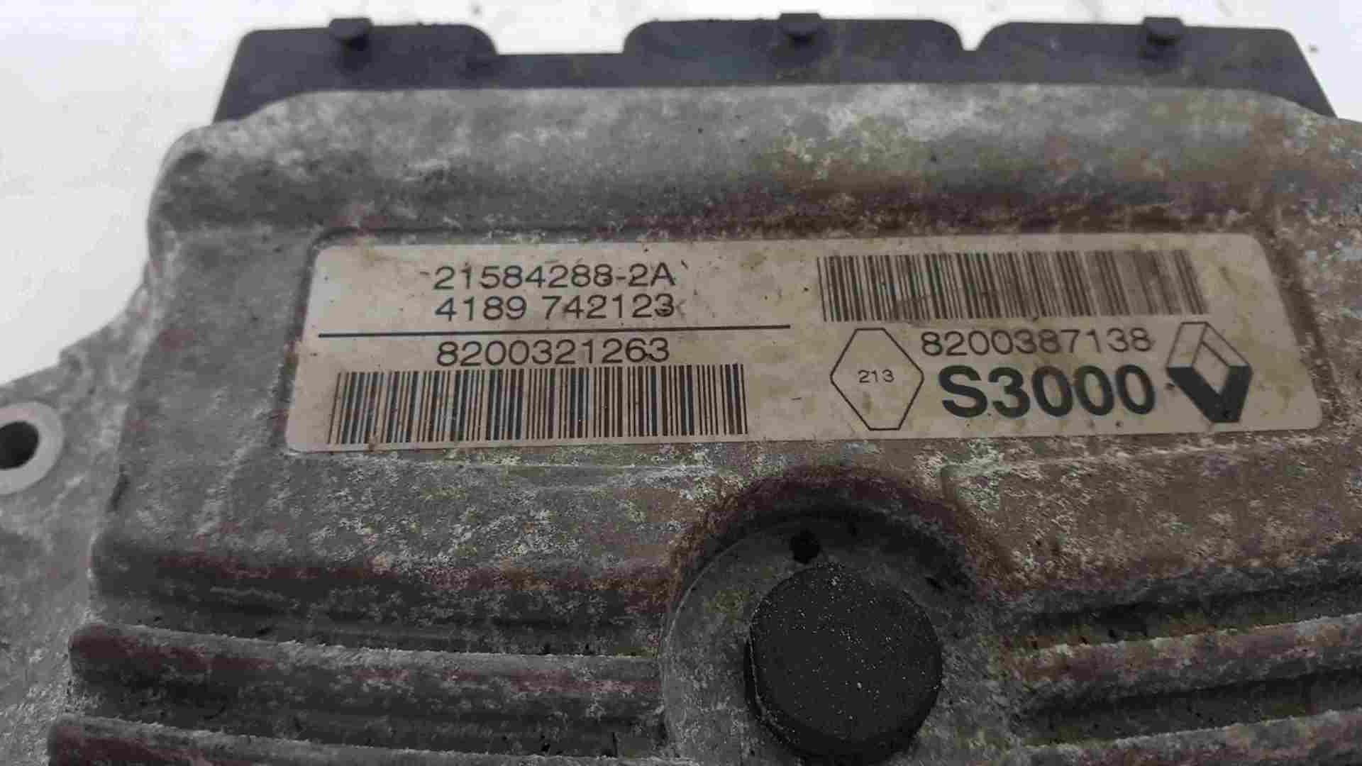 Thumb 3 Renault Megane 2002-2008 1.4 16v Engine Control Unit ECU 8200321263 8200387138