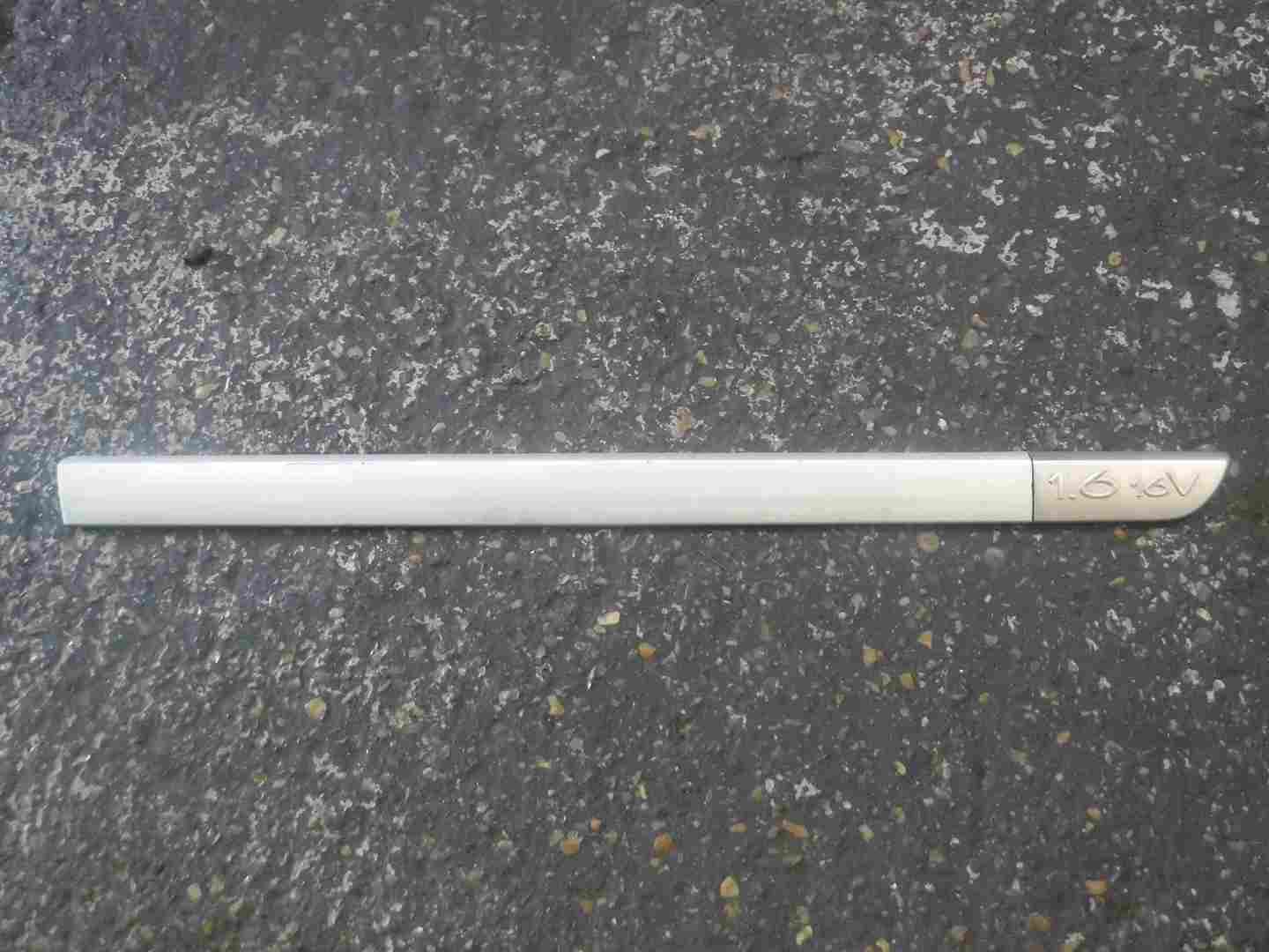 Renault Megane 2002-2008 1.6 16v Drivers OSF Front Door Moulding Silver Trim 5dr