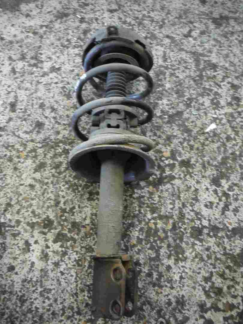 Renault Megane 2002-2008 1.6 16v OS NS Front Shock Spring Suspension Leg