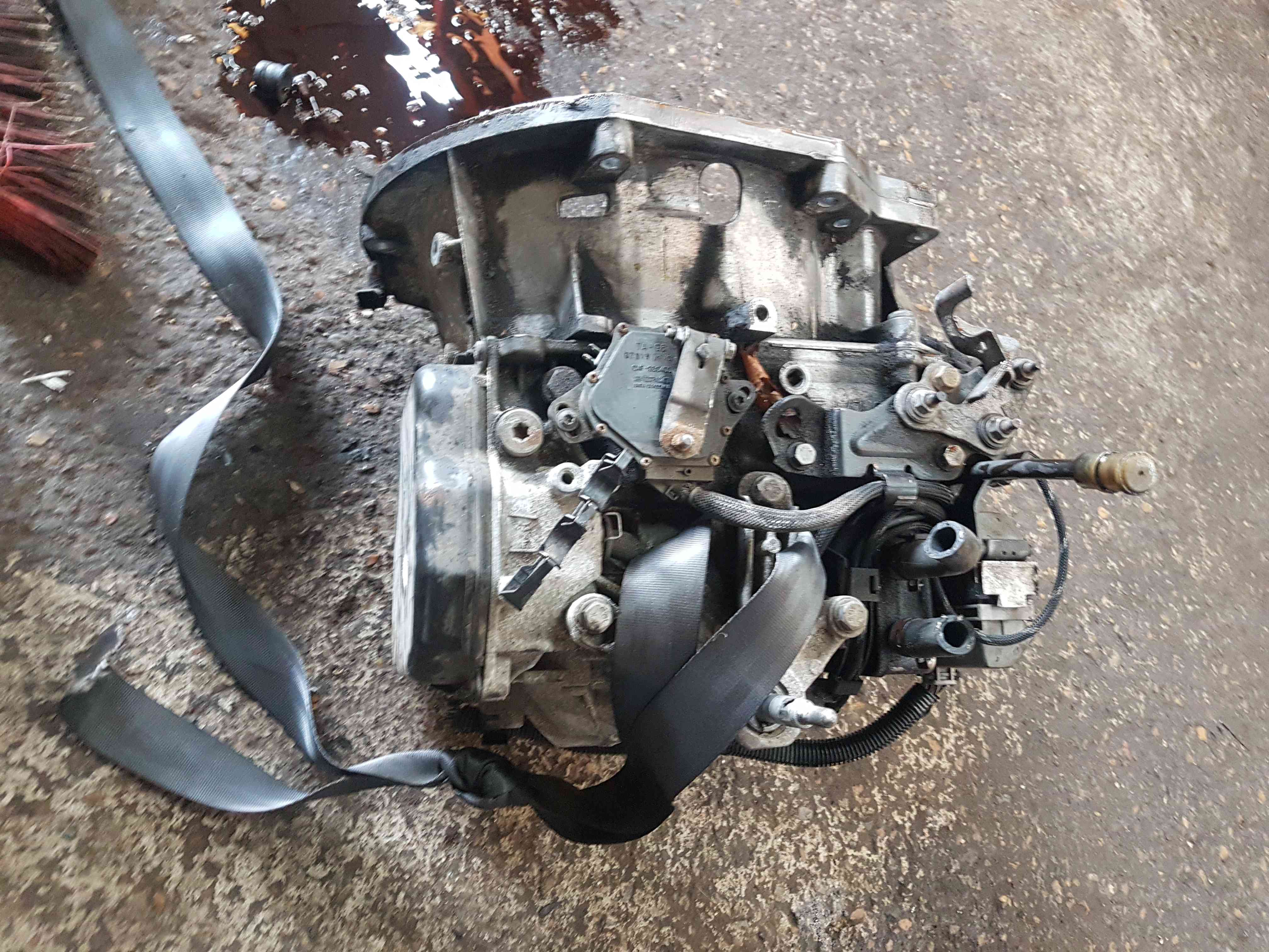 Thumb 5 Renault Megane 2002-2008 1.9 DCI Automatic Gearbox DP0 083