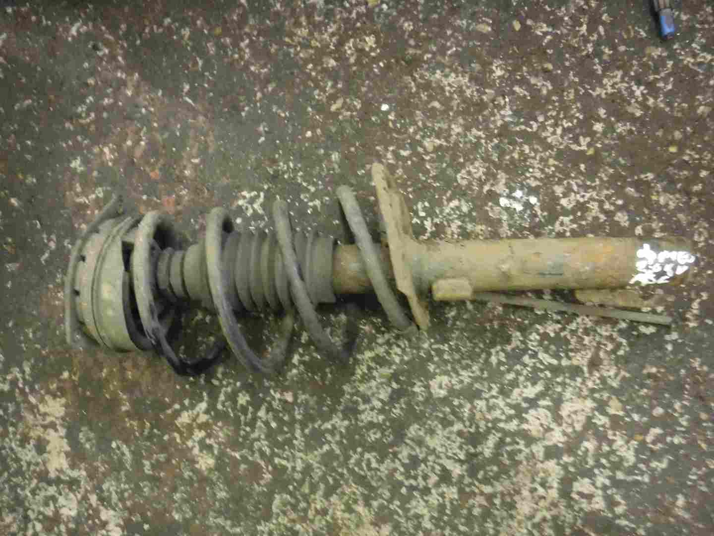 Renault Megane 2002-2008 2.0 16v Passenger NSF Front Shock Spring Leg