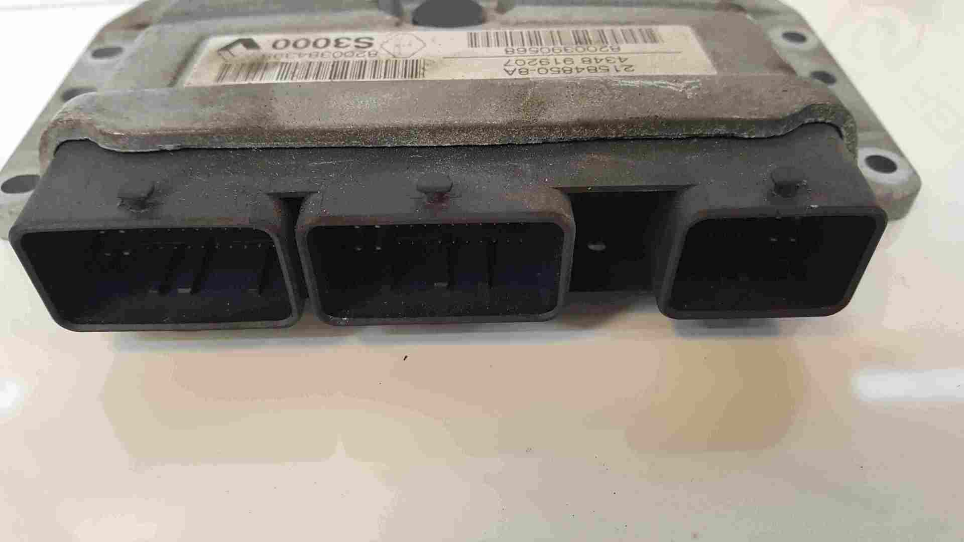Thumb 3 Renault Megane 2002-2008 2.0 Turbo T Engine Control Unit ECU 8200390568