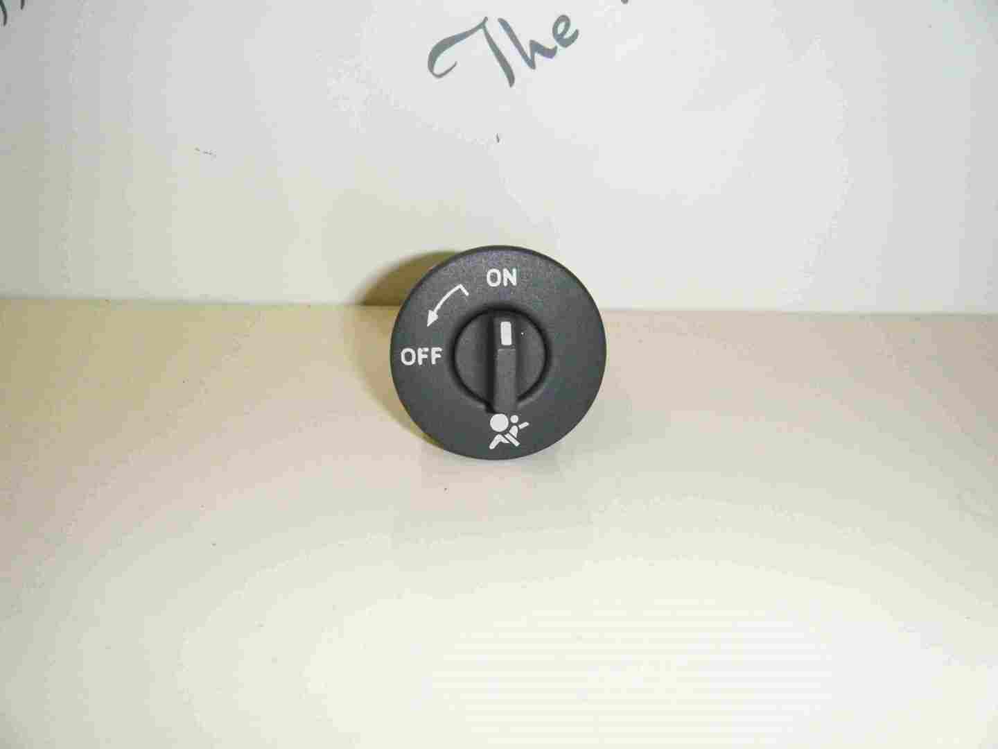 Renault Twingo 2007-2011 Airbag Passenger Switch turn off on disarm 8200169589
