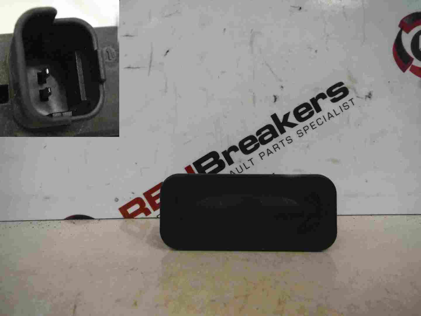 Renault Megane   Scenic 2002-2008 Boot Tailgate Button Open Switch 8200076256