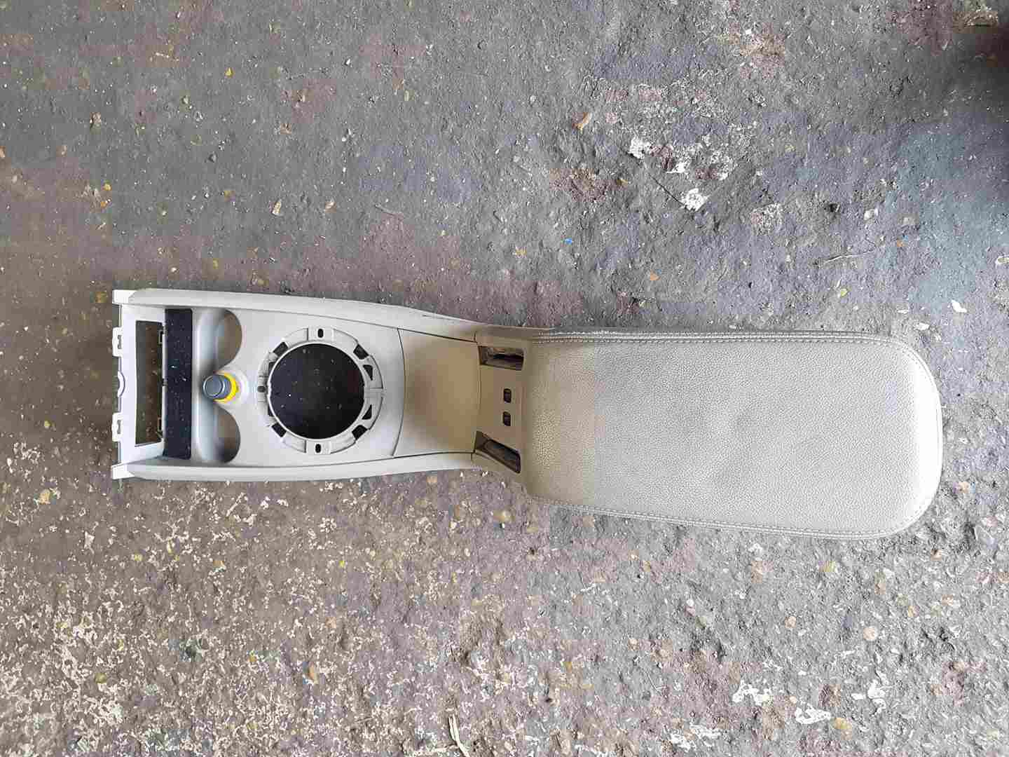 Renault Megane 2002-2008 Centre Console ARM Rest Panel Leather Beige