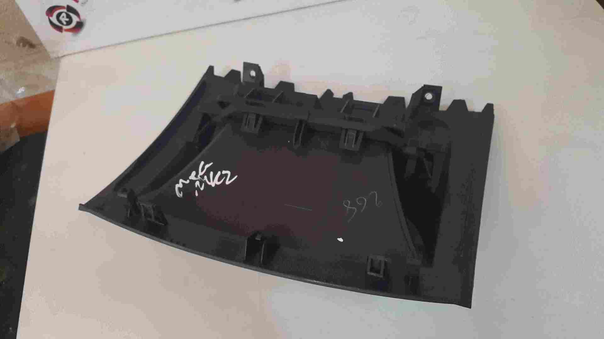 Thumb 3 Renault Megane 2002-2008 Centre Dashboard Clock Surround
