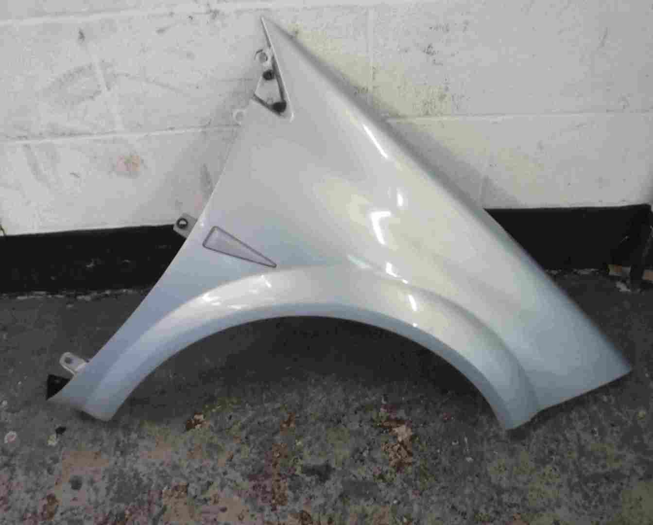 Renault Megane 2002-2008 Drivers OS Wing Silver 632