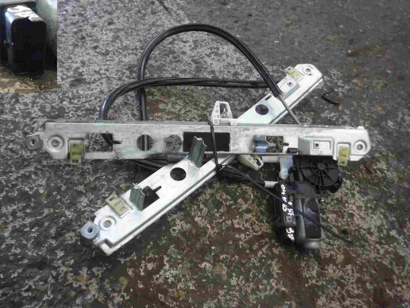 Renault Megane 2002-2008 Drivers OSF Front Window Motor   Regulator 3dr 6pin