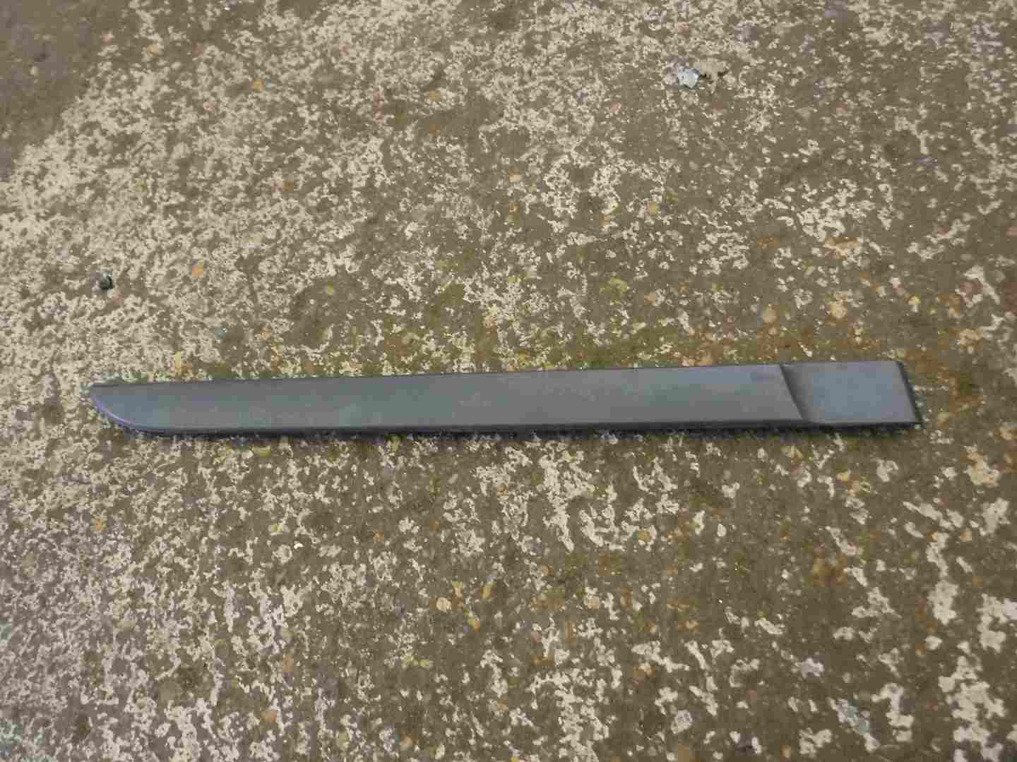 Renault Megane 2002-2008 Drivers OSR Rear Door Moulding Trim