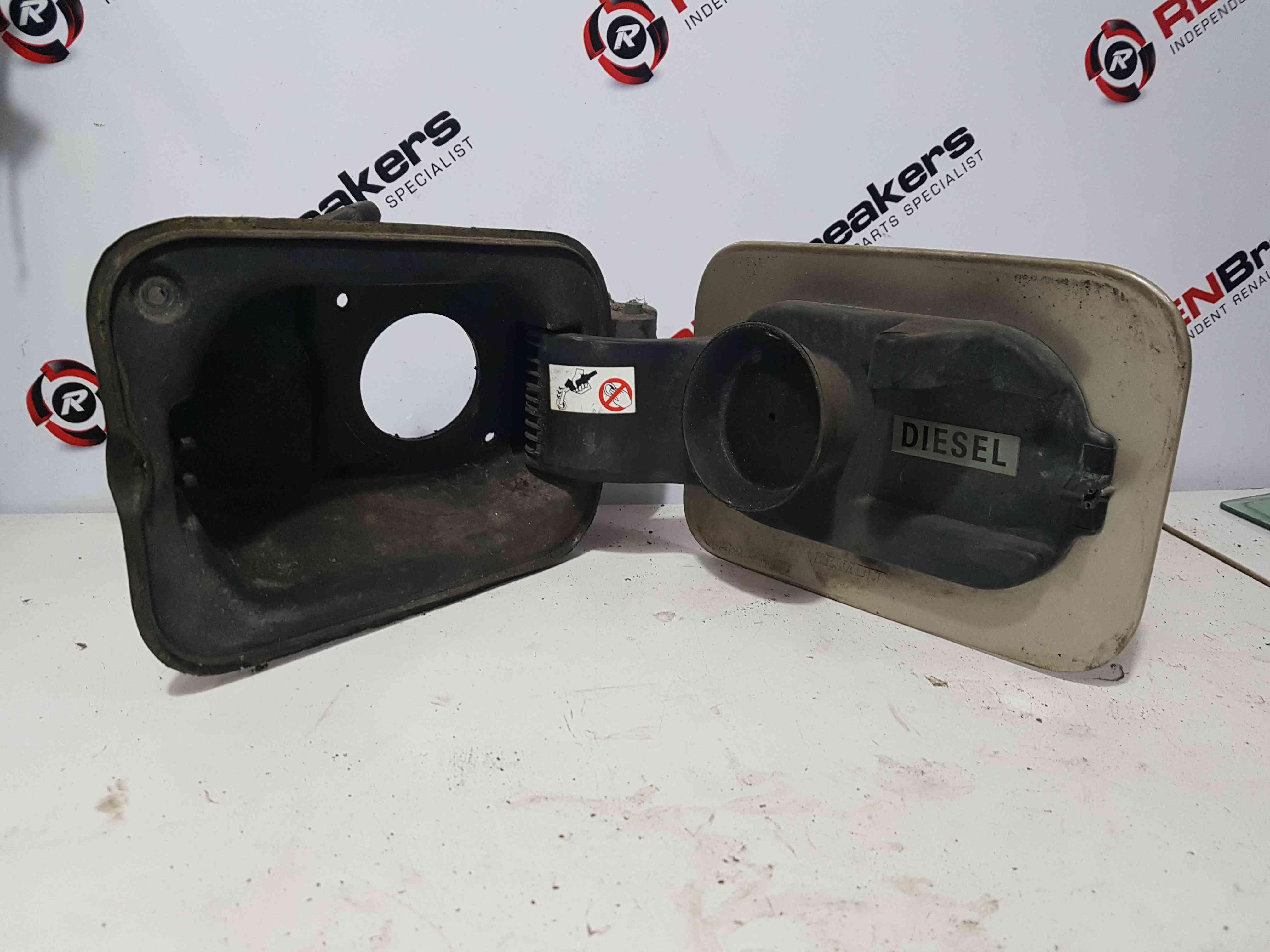 Thumb 4 Renault Megane 2002-2008 Fuel Flap Cover Beige Gold Ted11 8200073760