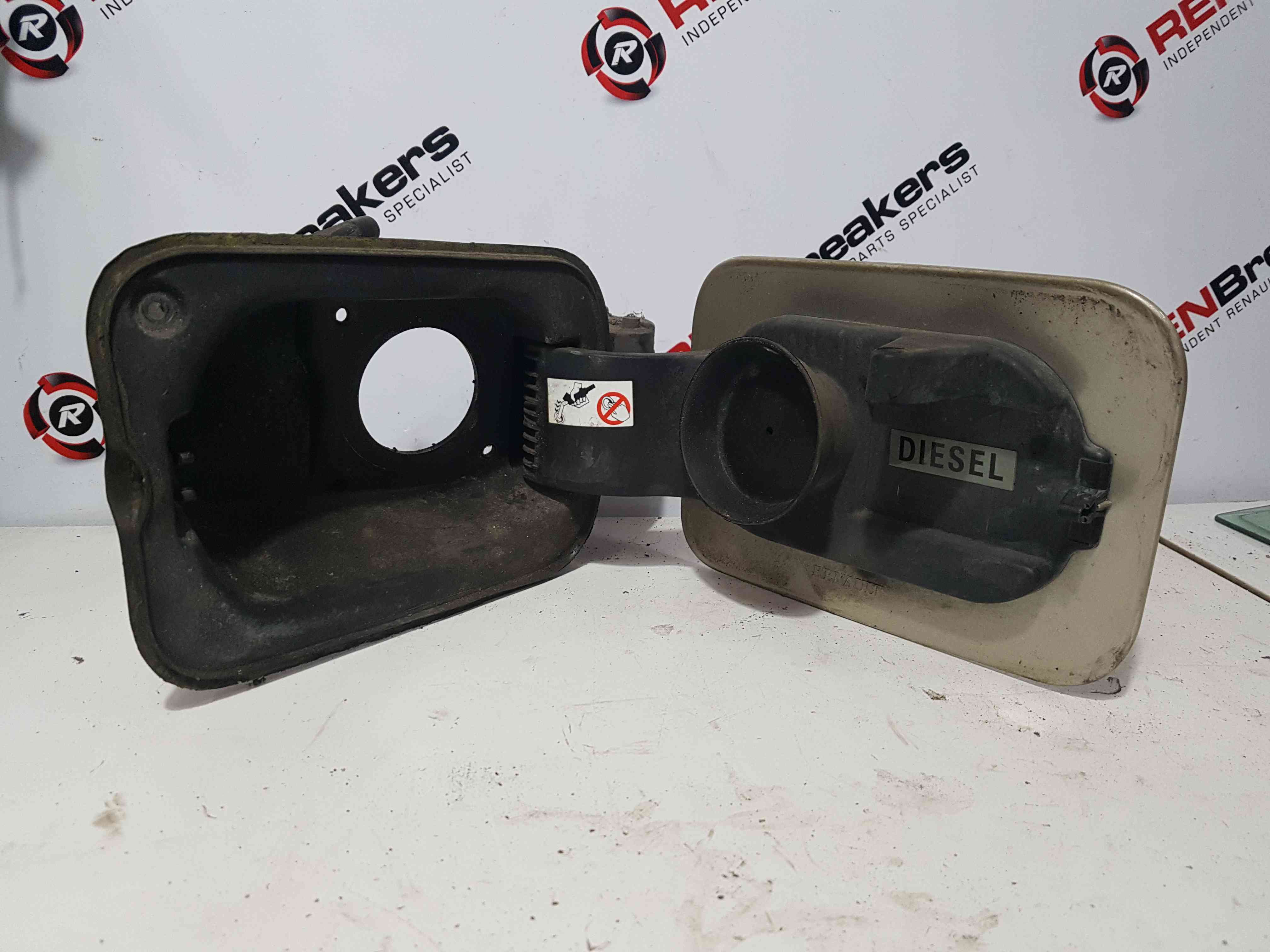 Thumb 5 Renault Megane 2002-2008 Fuel Flap Cover Beige Gold Ted11 8200073760