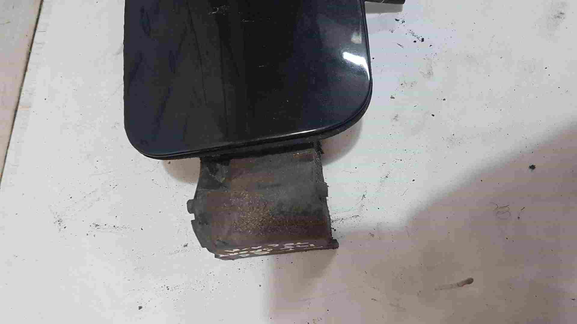 Thumb 3 Renault Megane 2002-2008 Fuel Flap Cover Black Tegna Hinges