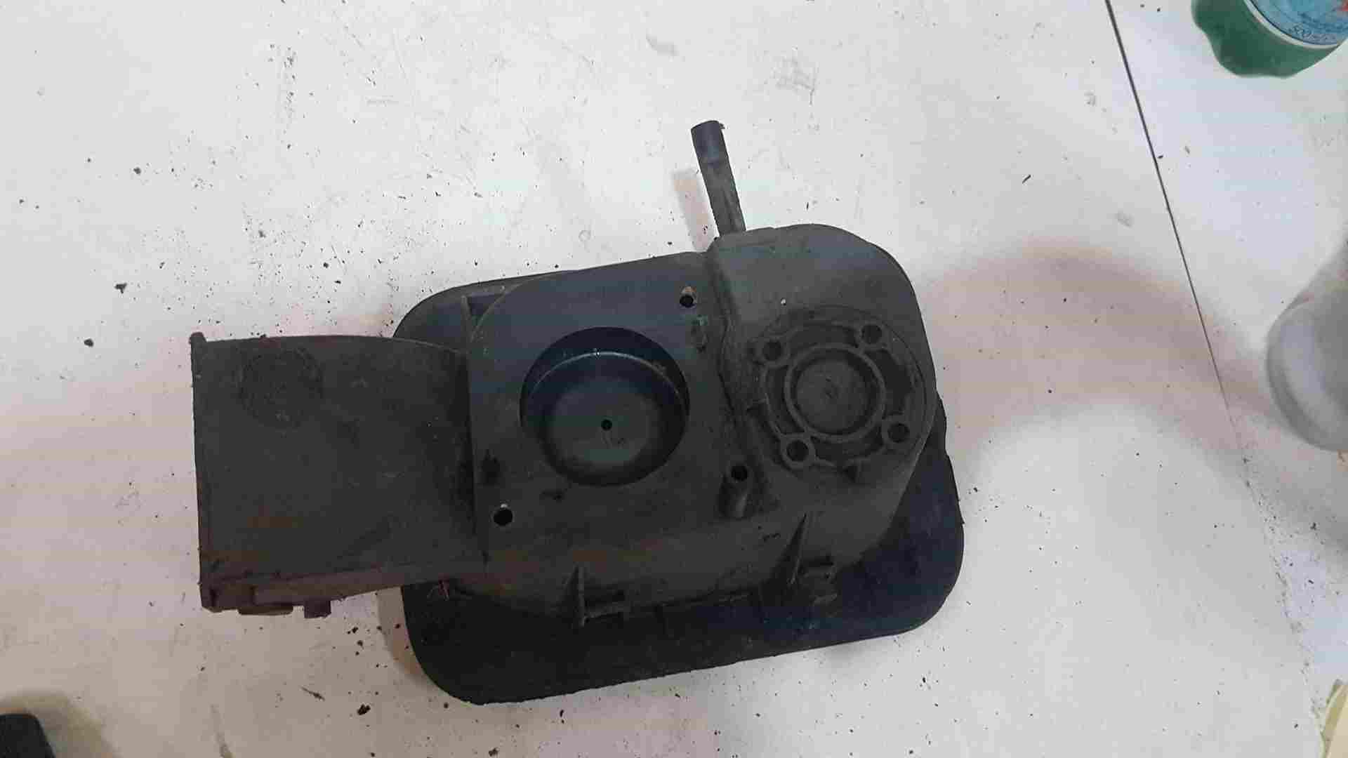 Thumb 6 Renault Megane 2002-2008 Fuel Flap Cover Black Tegna Hinges
