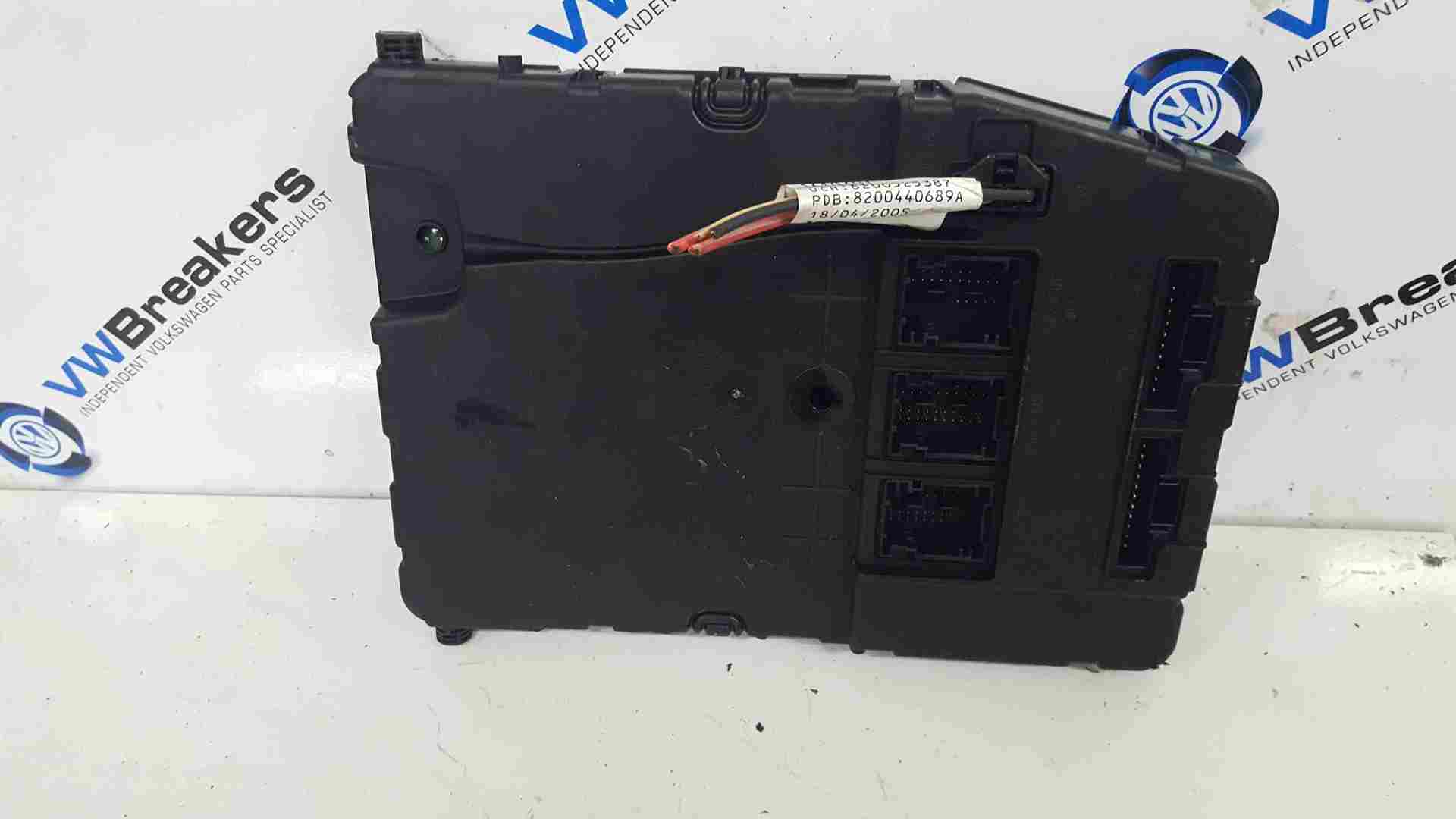 Renault Megane 2002-2008 Fuse Box BCM UCH 8200525387