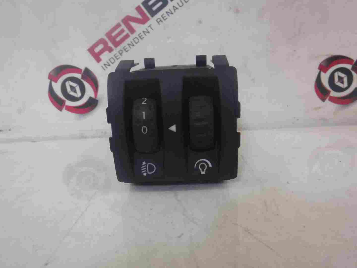 Renault Megane 2002-2008 GT Headlight Adjuster Panel