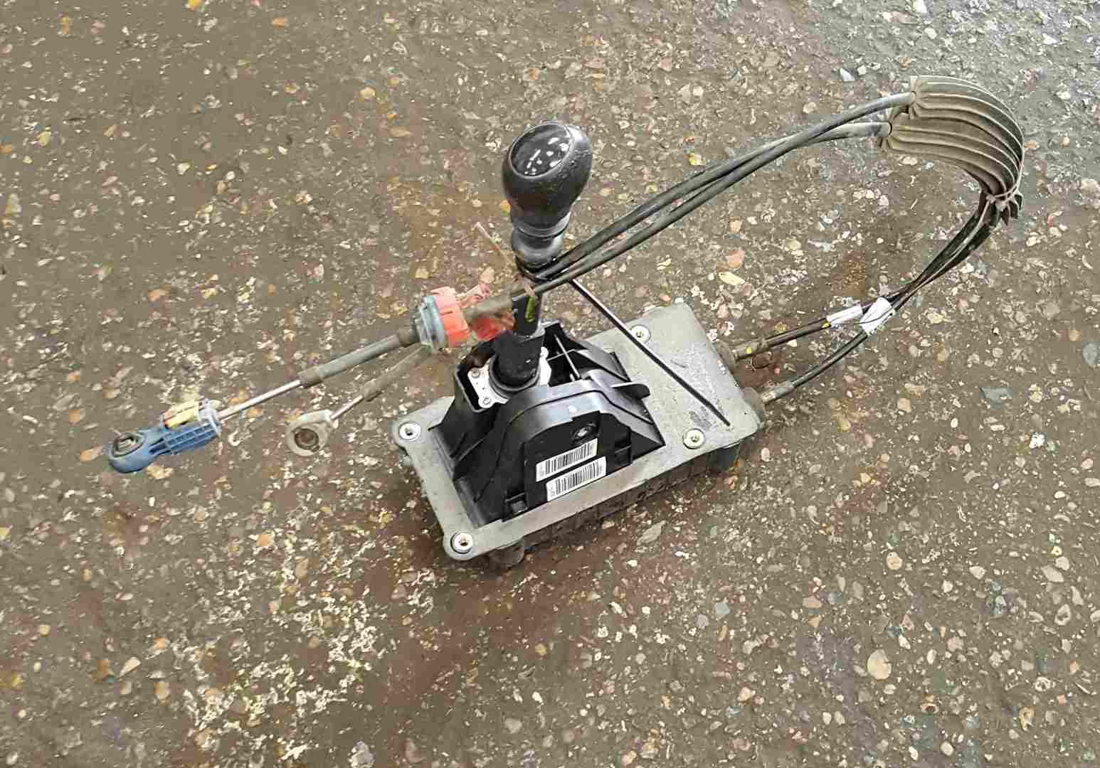 Renault Megane 2002-2008 Gearstick Mechanism Selector Linkages Cables 8200277970