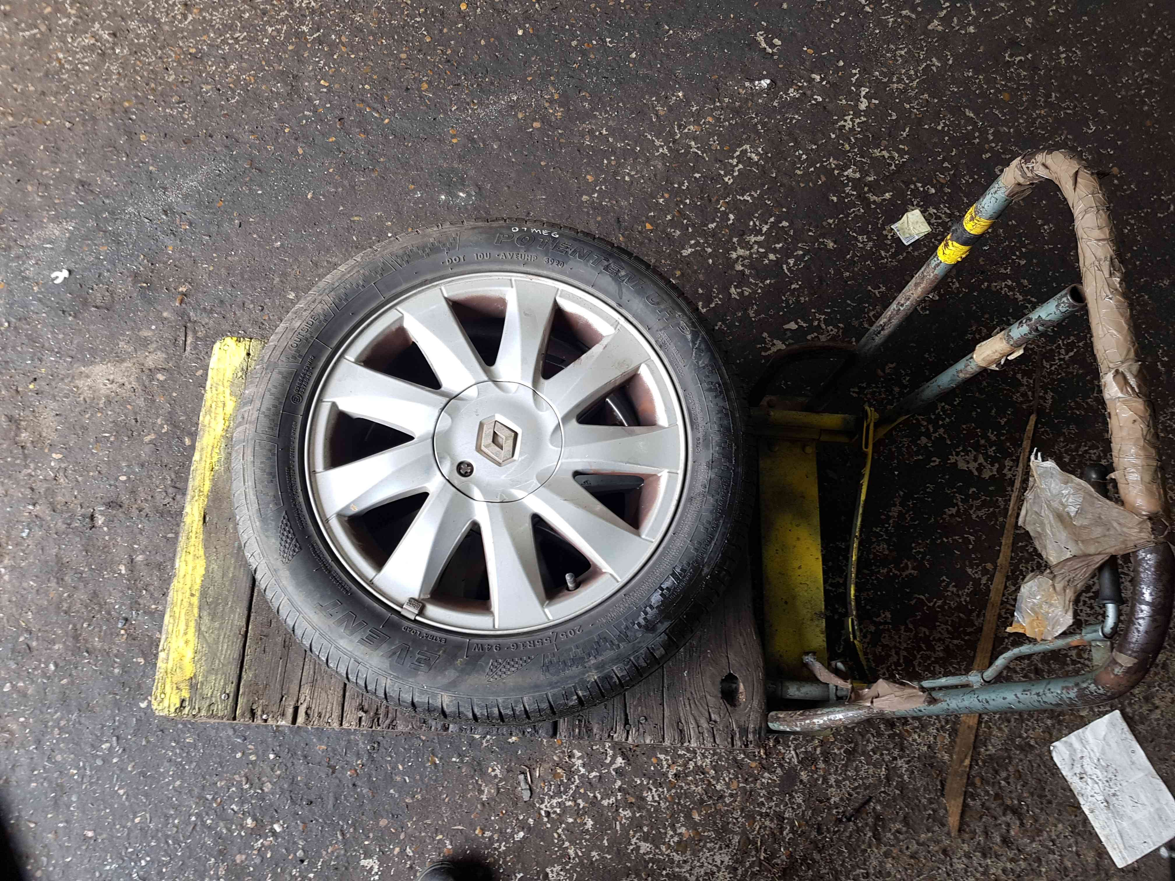 Thumb 12 Renault Megane 2002-2008 Kubera Kubbera Alloy Wheel + Tyre 205 55 16 6Mm Tread