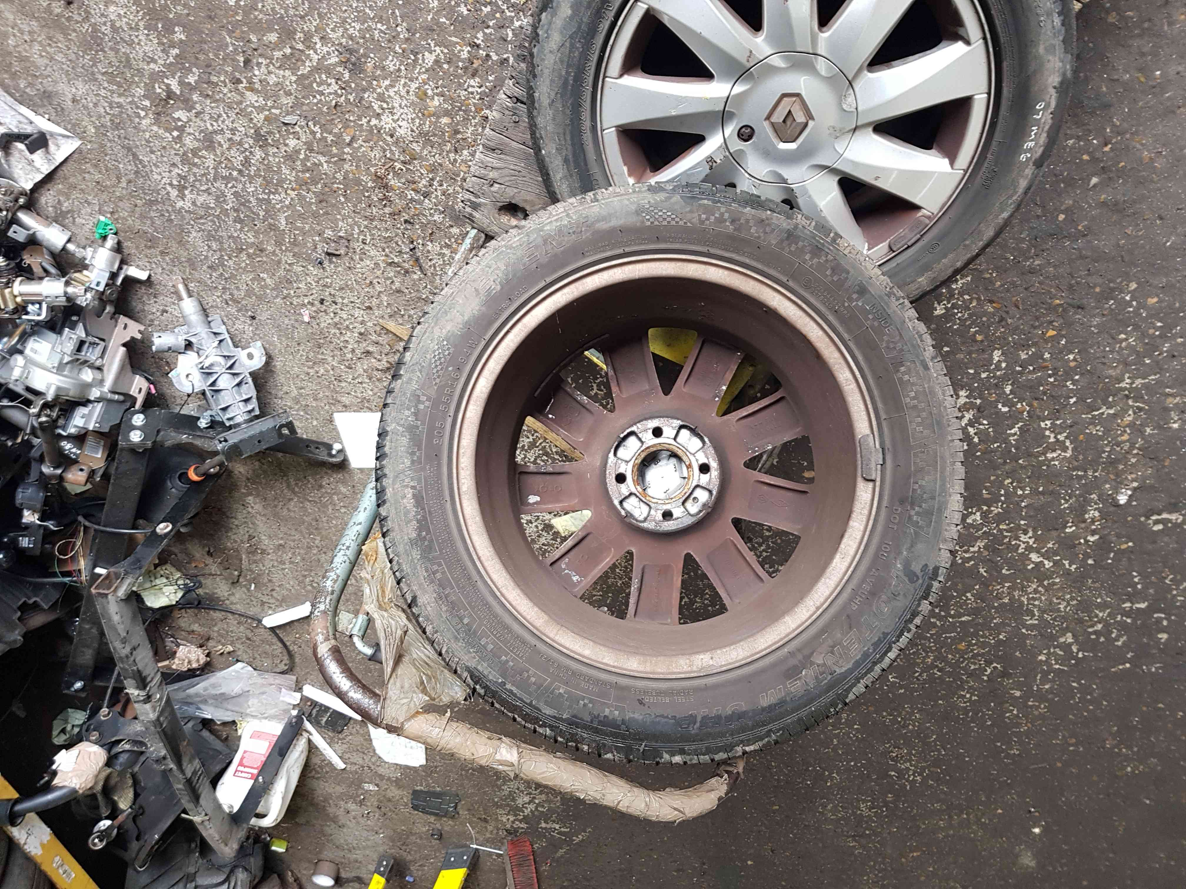 Thumb 8 Renault Megane 2002-2008 Kubera Kubbera Alloy Wheel + Tyre 205 55 16 6Mm Tread