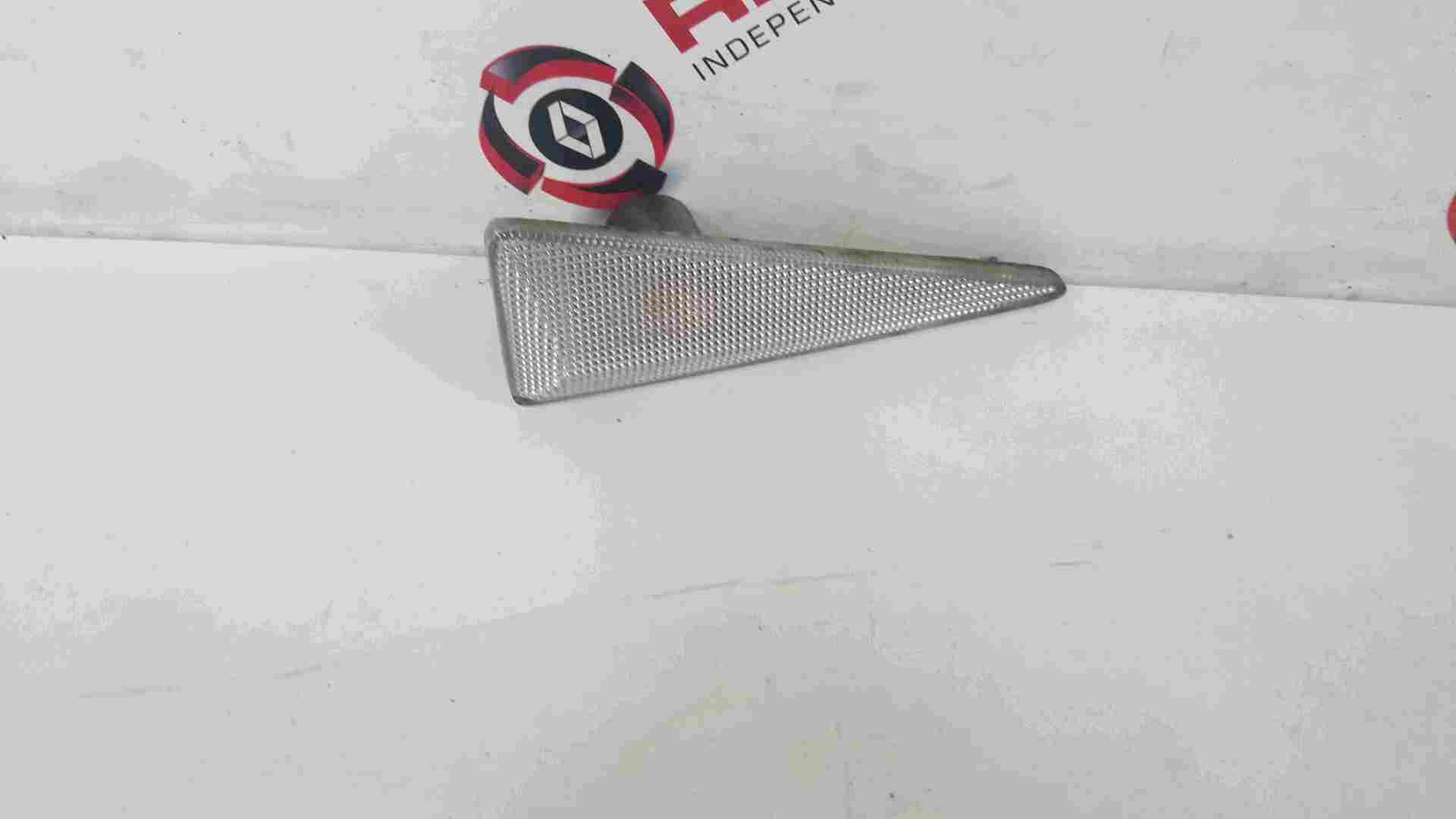 Renault Megane 2002-2008 Passenger NS Wing Side Repeater Indicator