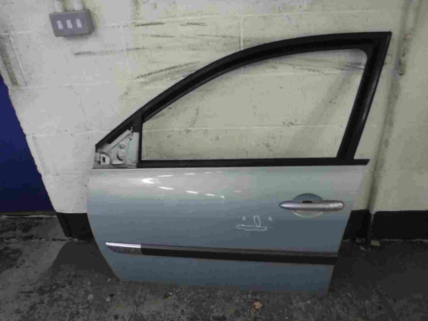 Renault Megane 2002-2008 Passenger NSF Front Door Silver 632