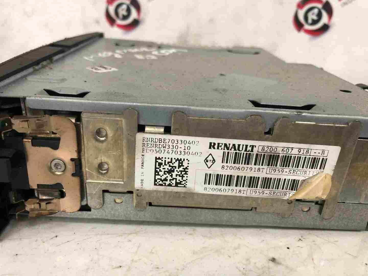 Thumb 5 Renault Megane 2002-2008 Radio Cd Player Update List + Code 8200607918 Worn