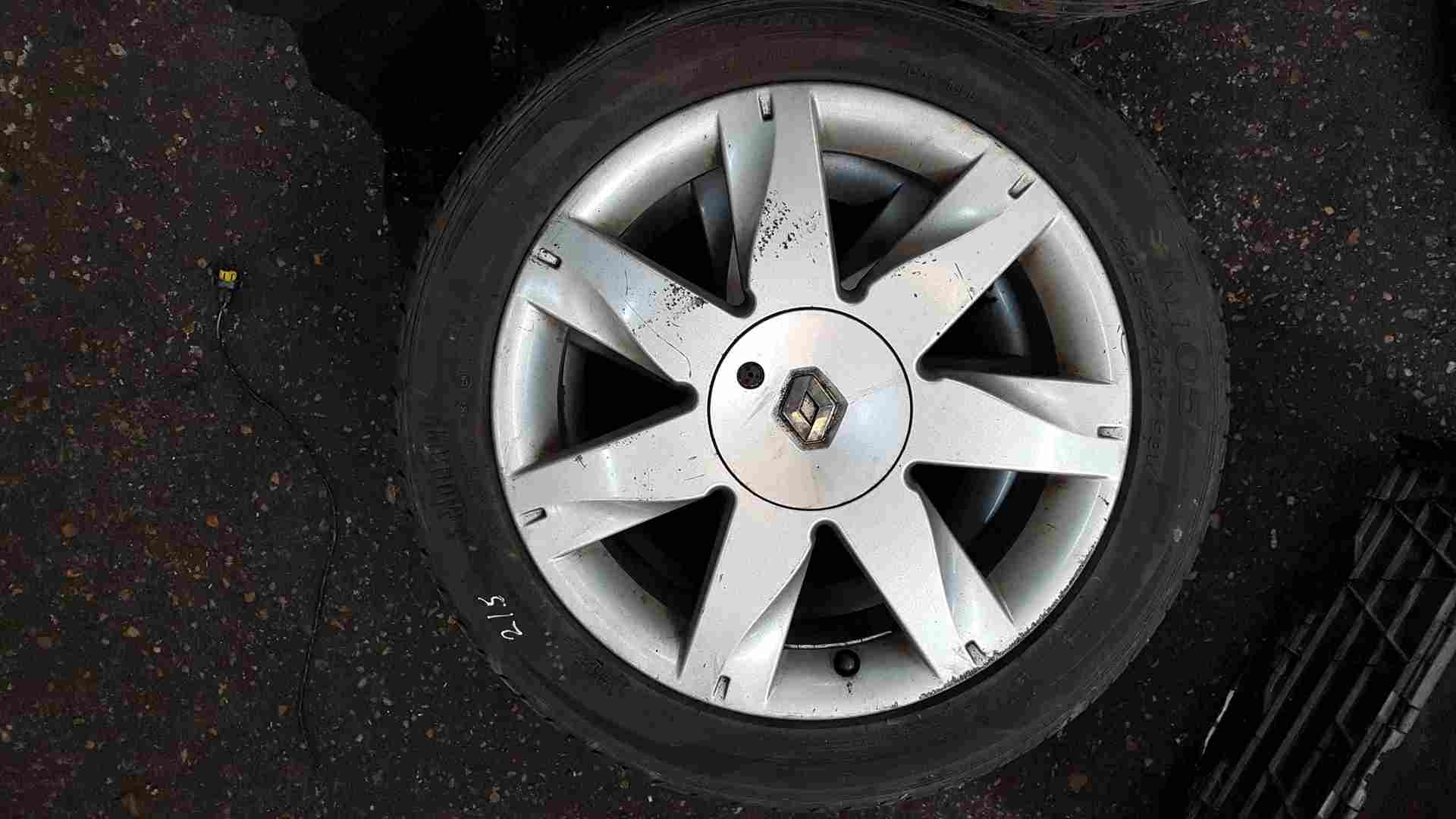 Renault Megane 2002-2008 Steppe Alloy Wheel + Tyre 205 50 17 3mm 4 Stud 17inch