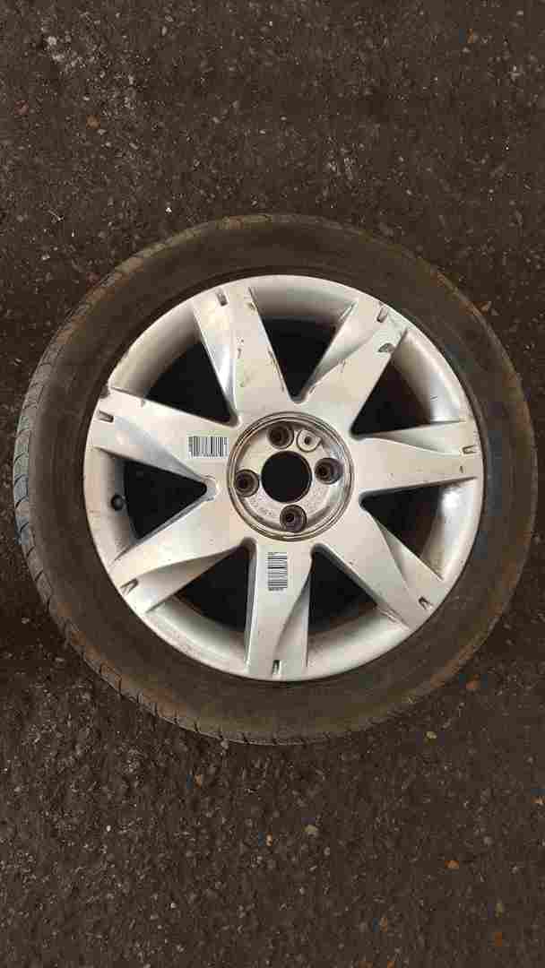 Renault Megane 2002-2008 Steppe Alloy Wheel 17inch + Tyre 205 50 17 4mm Tread