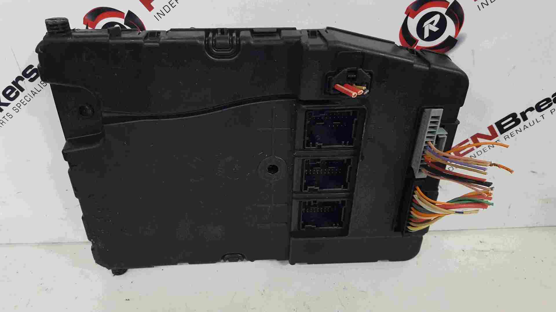 Thumb 2 Renault Megane 2002-2008 UCH BCM Fuse Box 8200433200