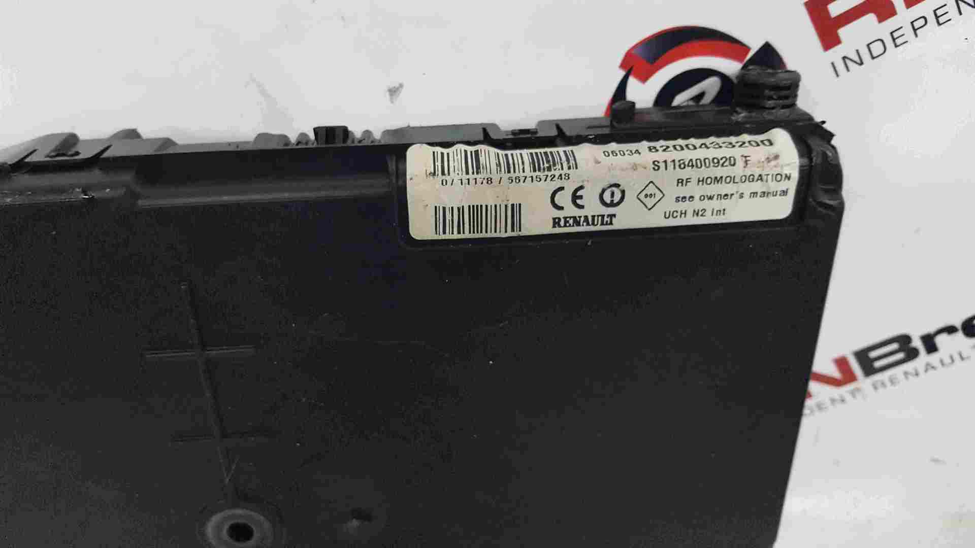 Thumb 3 Renault Megane 2002-2008 UCH BCM Fuse Box 8200433200
