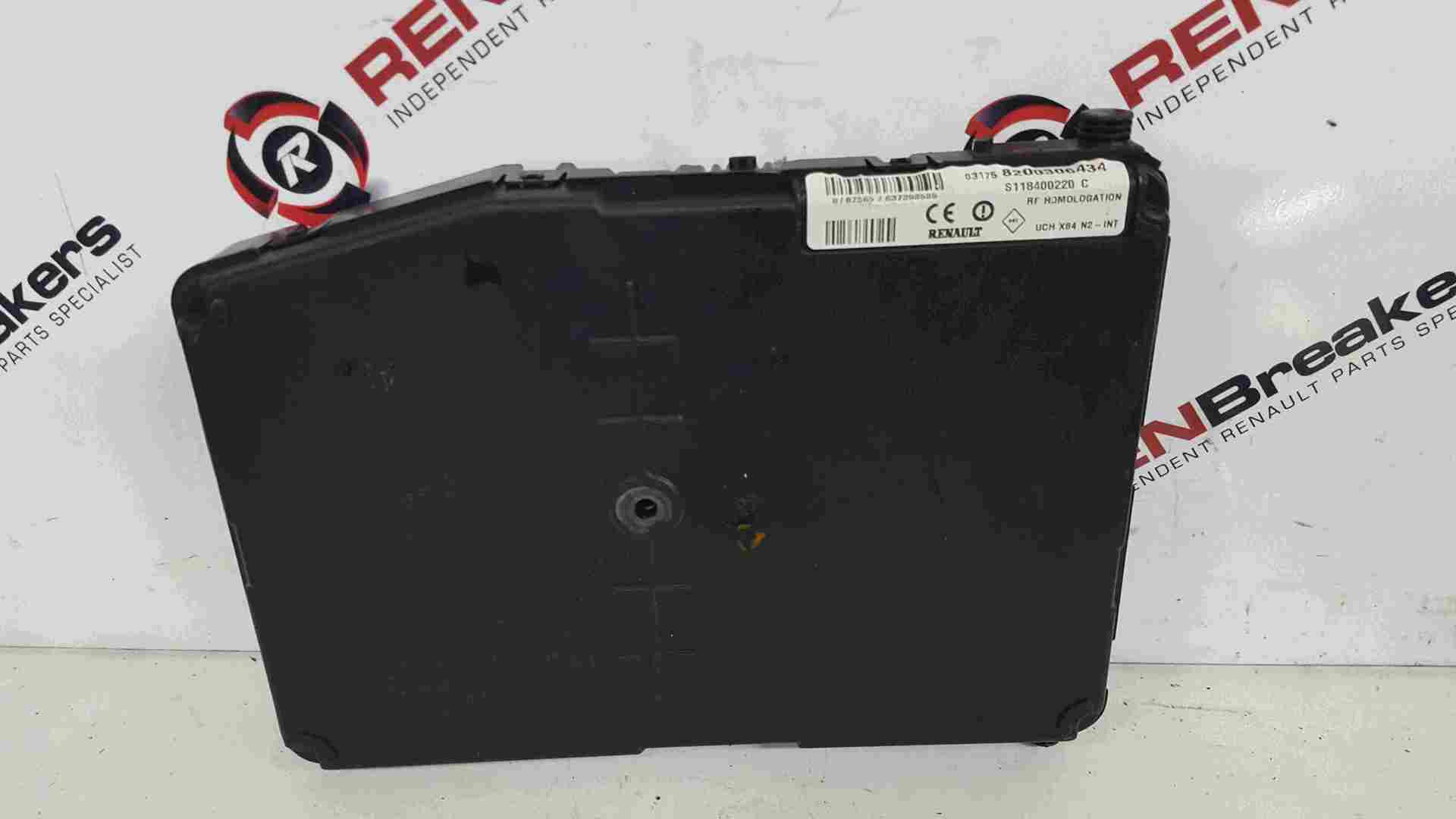 Renault Megane 2002-2008 UCH BCM Fuse Box Computer 8200306434