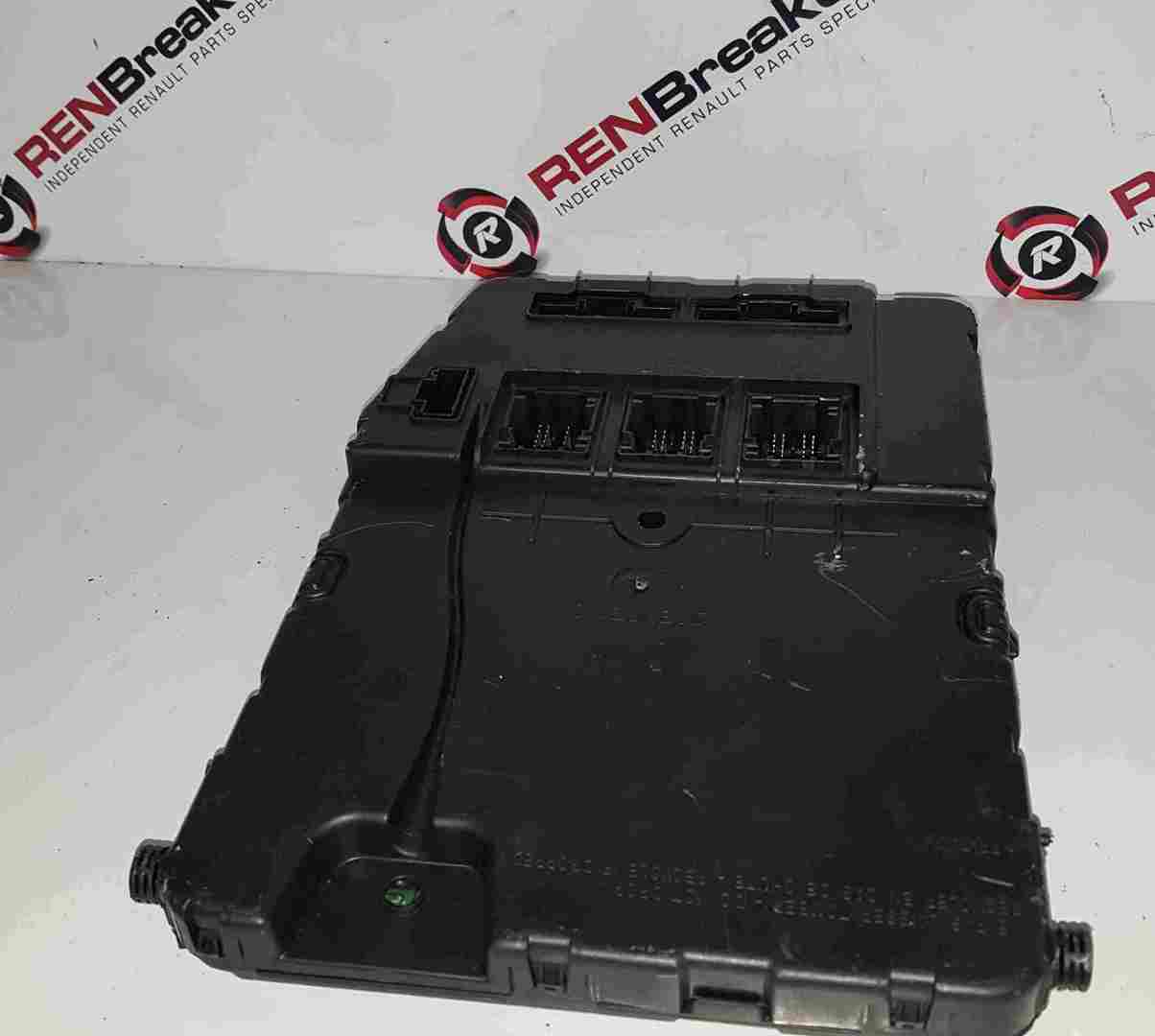Thumb 3 Renault Megane 2002-2008 UCH Fuse Box BCM