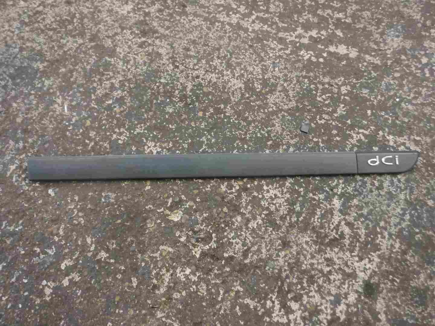 Renault Megane 2002-2008 dCi Drivers OSF Front Door Moulding Trim 5dr Black