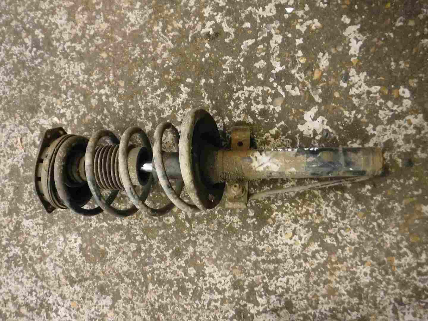 Renault Megane 2003-2009 1.4 16v Drivers OS Front Shock Suspension Spring