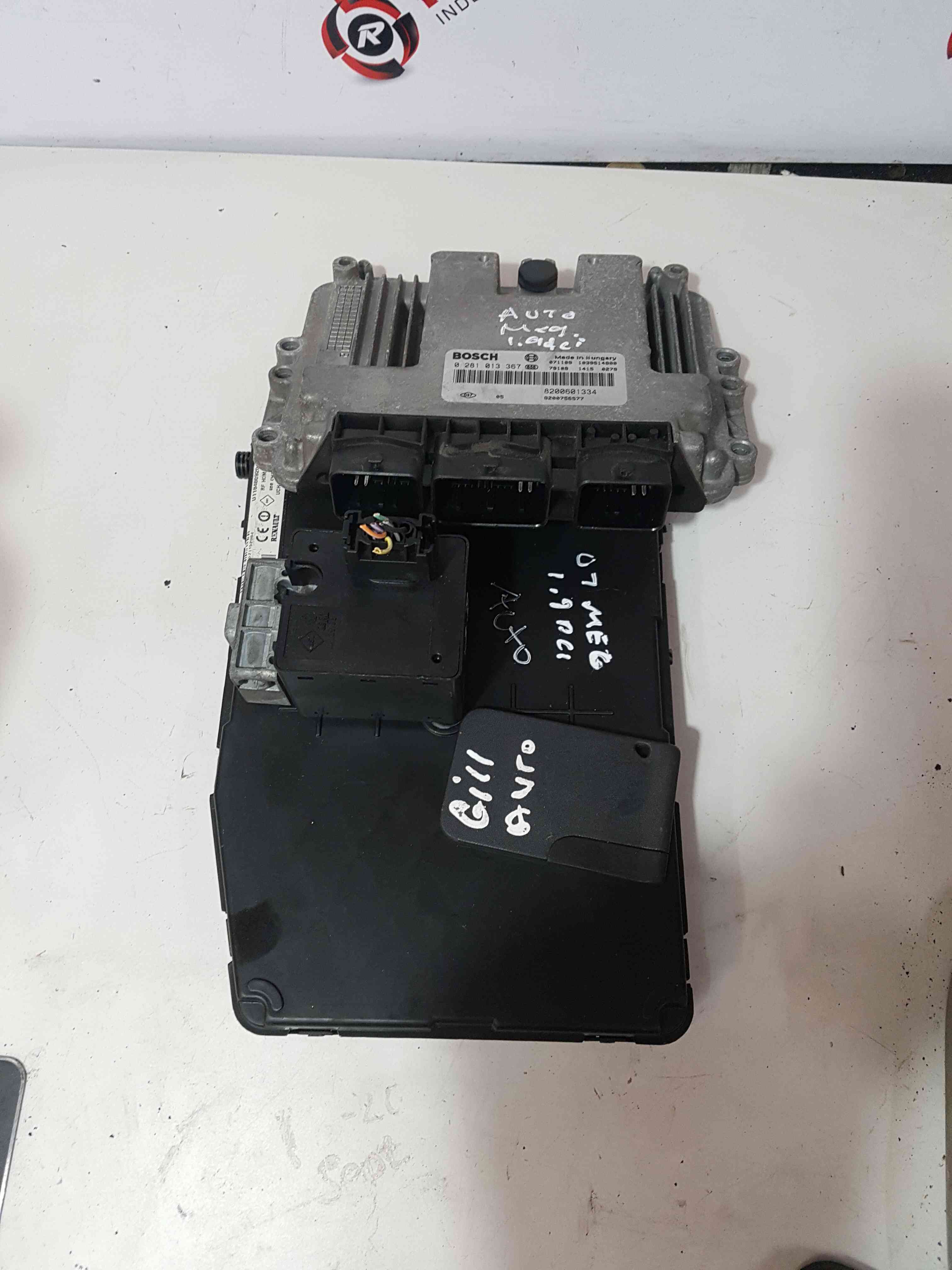 Thumb 2 Renault Megane 2003-2009 1.9 DCI Ecu SET Uch BCM Immobiliser + KEY Card Auto