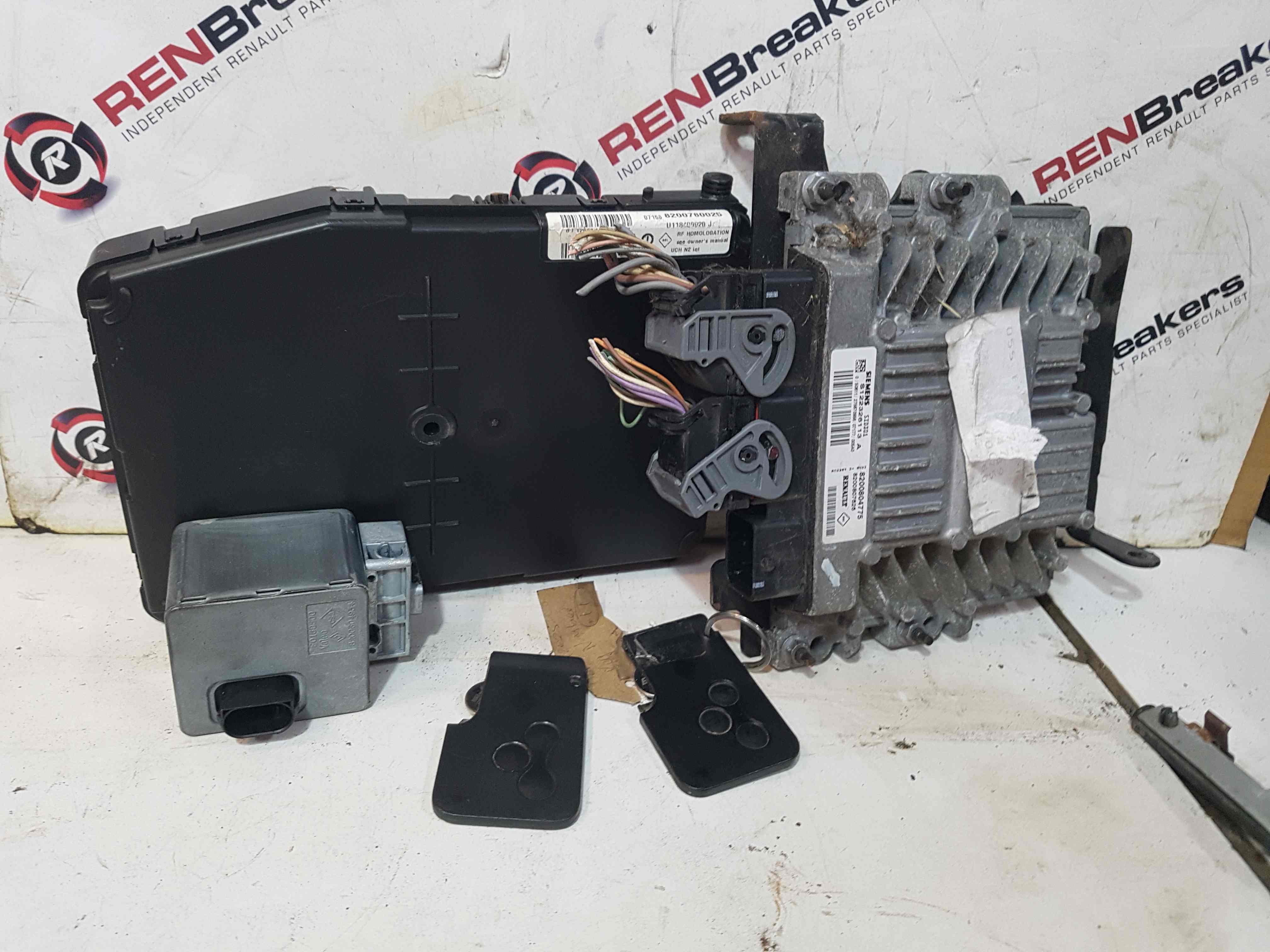 Renault Megane 2006-2008 1.5 DCI Ecu SET Uch Steering Lock + 2 KEY Cards