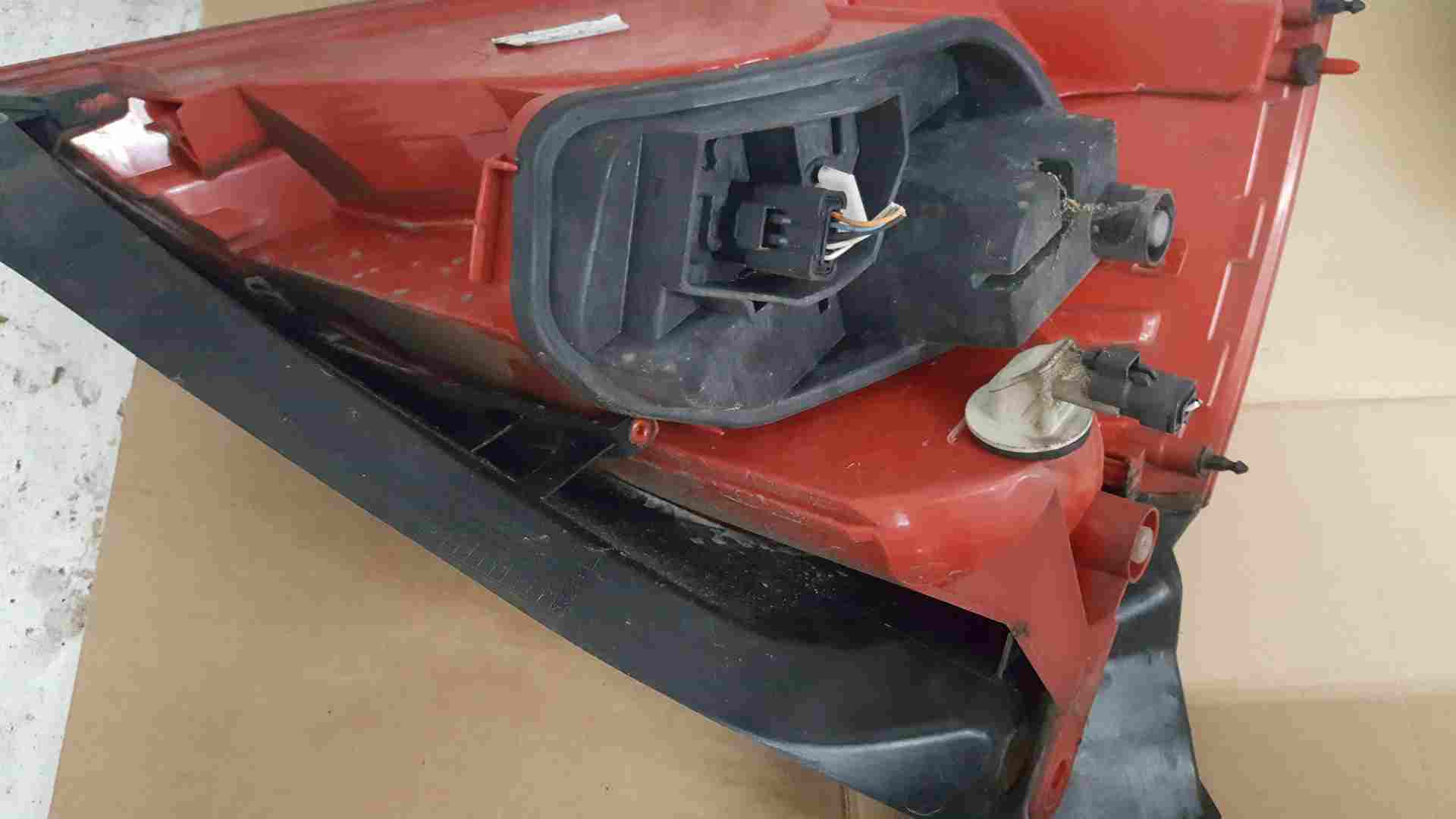 Thumb 3 Renault Megane 2006-2008 Driver OSR Rear Light Lens 