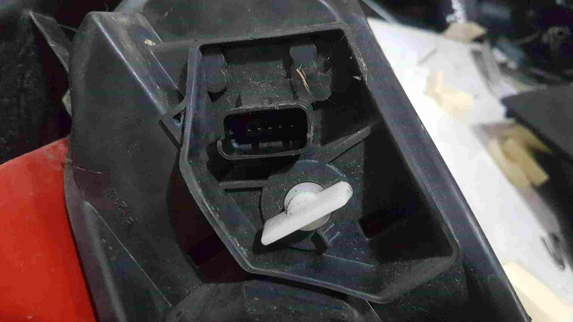 Thumb 4 Renault Megane 2006-2008 Drivers OSR Rear Light Lens 175  8200413216