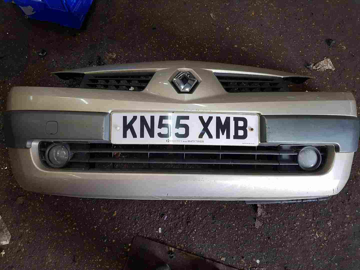 Thumb 2 Renault Megane 2002-2006 Front Bumper Silver Gold Ted11