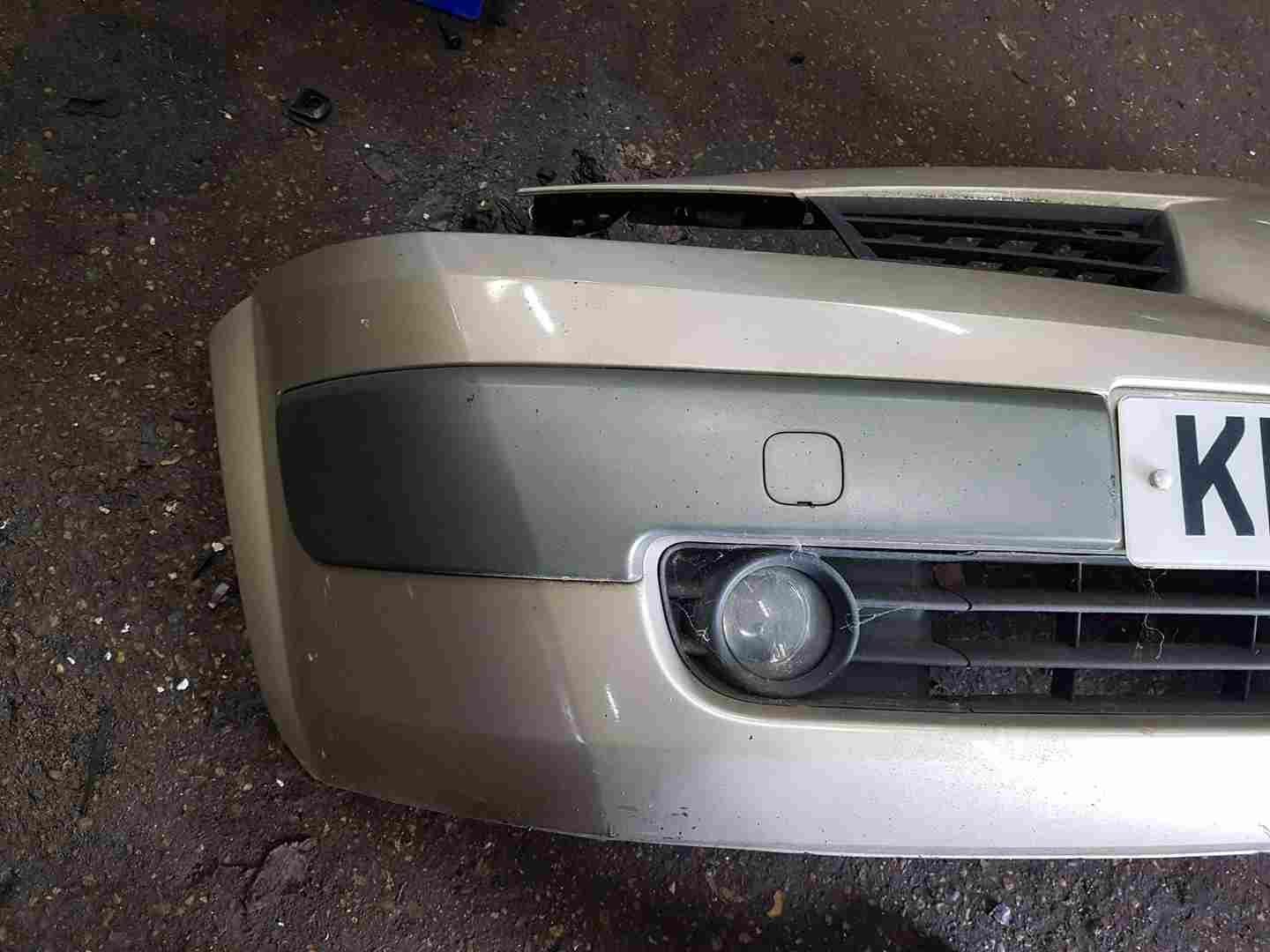 Thumb 4 Renault Megane 2002-2006 Front Bumper Silver Gold Ted11