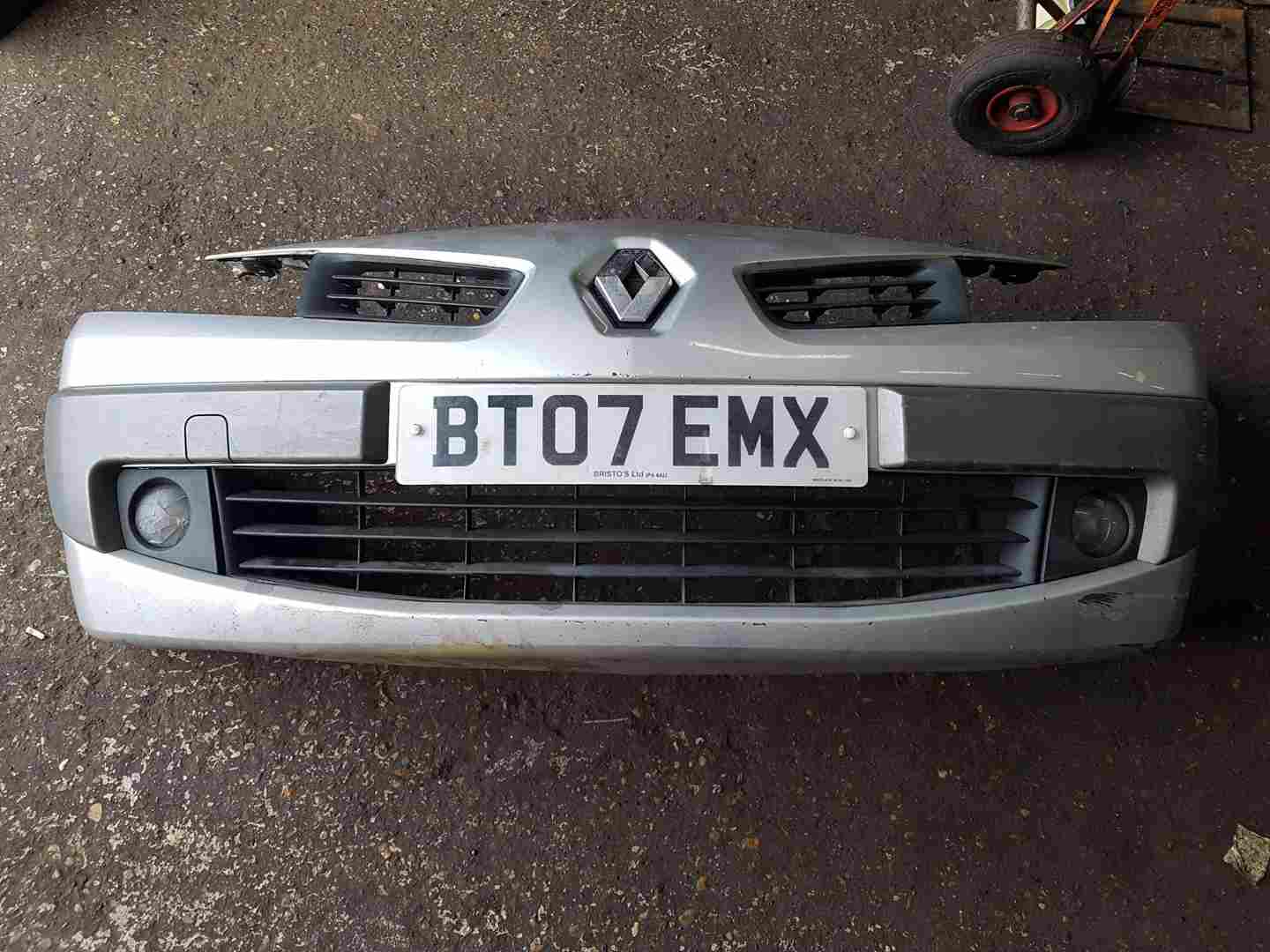 Renault Megane 2006-2008 Front Bumper Silver Ted69 Facelift
