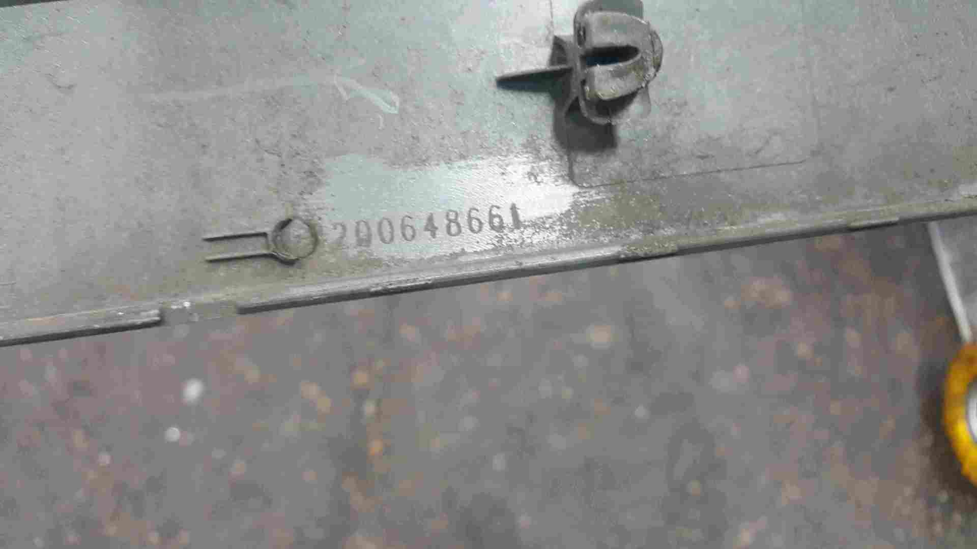 Thumb 2 Renault Megane 2006-2008 Passenger NSF Front Door Moulding Trim Silver Grey 5dr