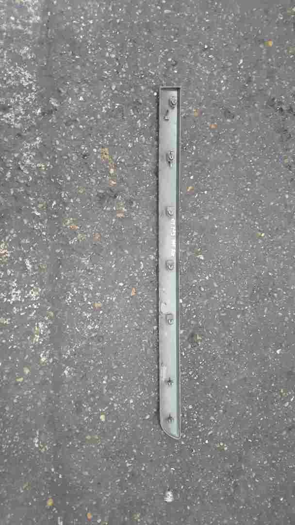 Thumb 3 Renault Megane 2006-2008 Passenger NSF Front Door Moulding Trim Silver Grey 5dr