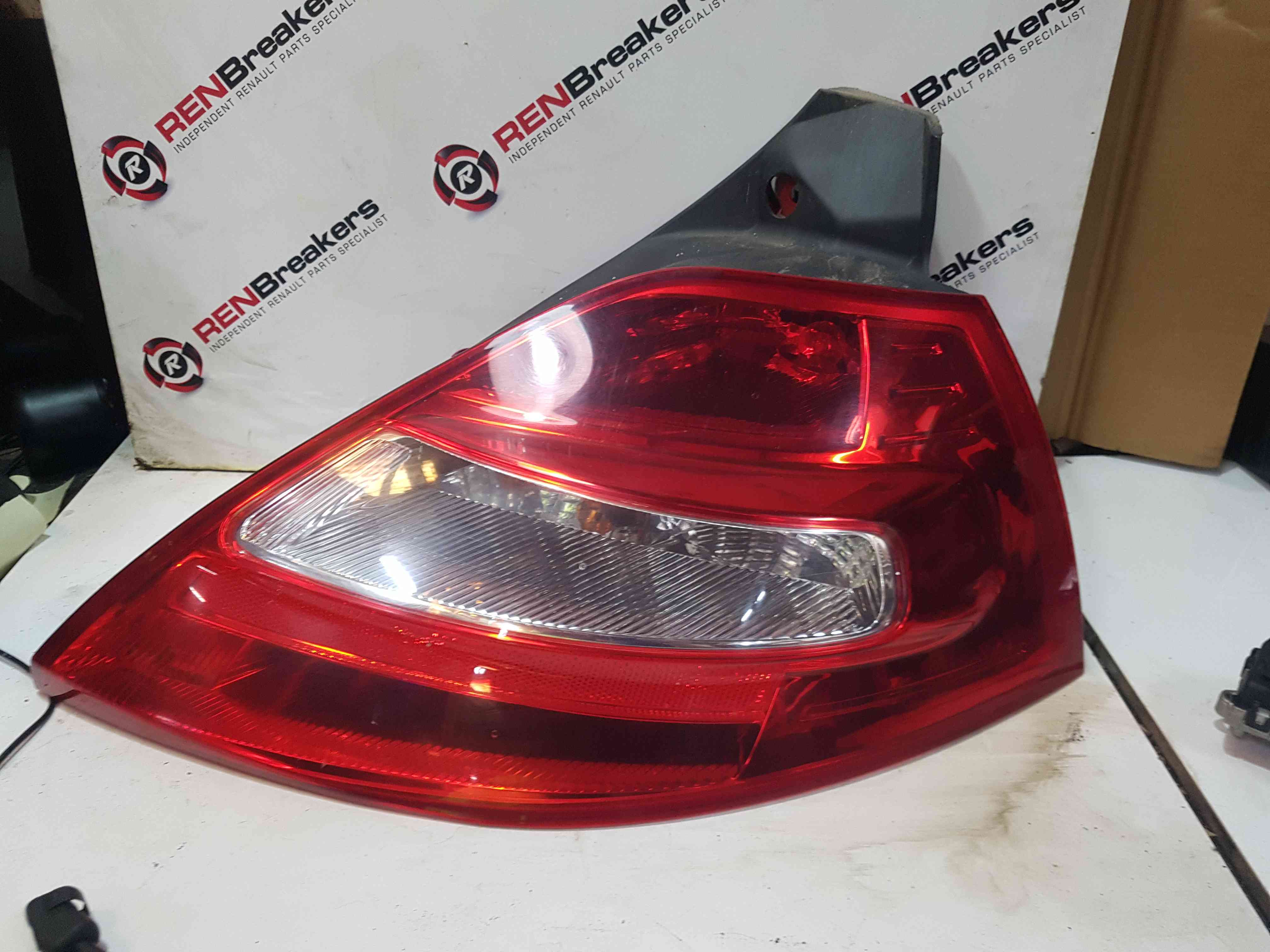 Thumb 2 Renault Megane 2006-2008 Drivers OSR Rear Light Lens